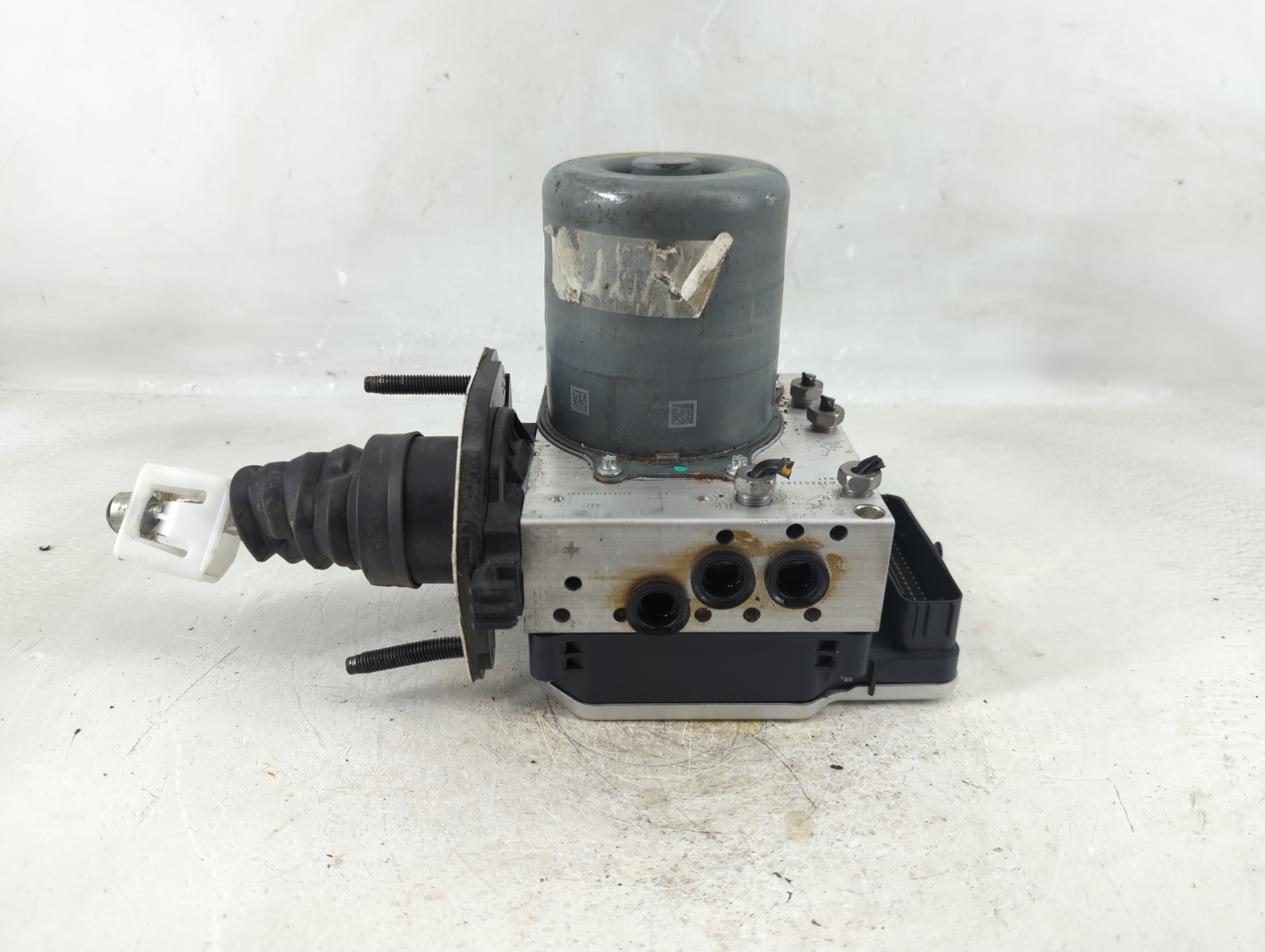 2023 Cadillac Ct5 Abs Pump Control Module 1217643 - Oemusedautoparts1.com