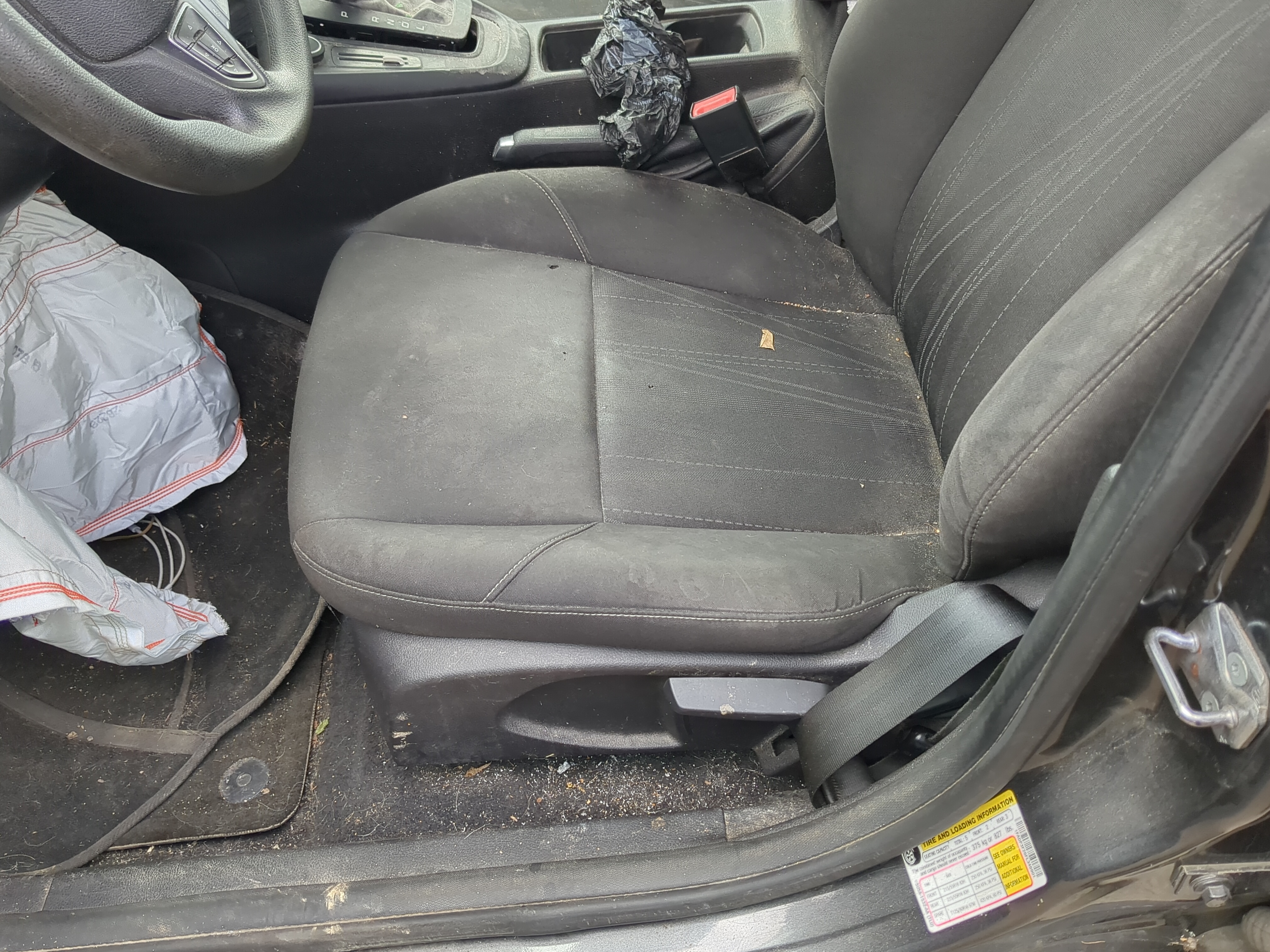 2015-2018 Ford Focus Driver Front Seat Oem 1217810 - Oemusedautoparts1.com