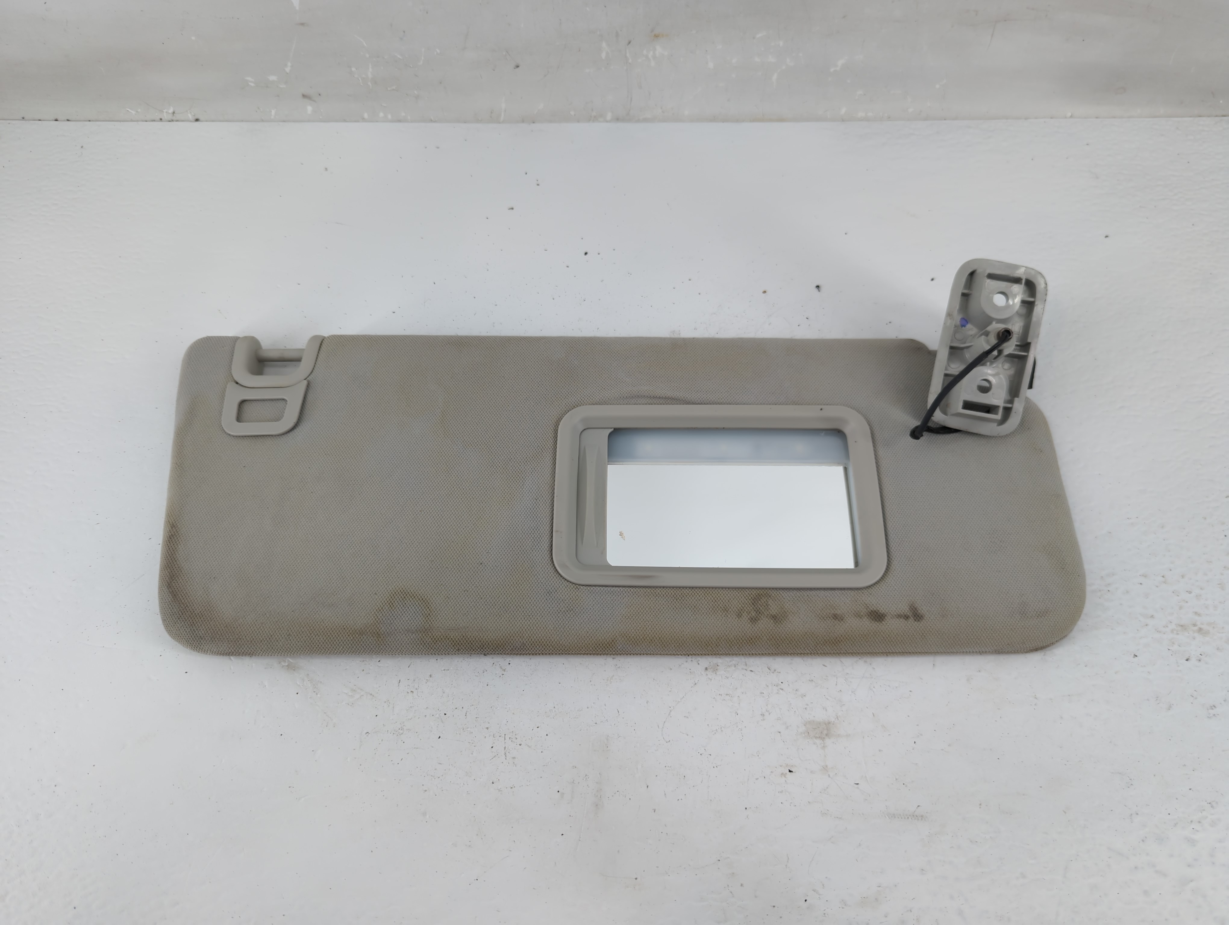 2014 Land Rover Range Rover Sport Passenger Sun Visor Mirror Right Sunvisor 1217826 - Oemusedautoparts1.com
