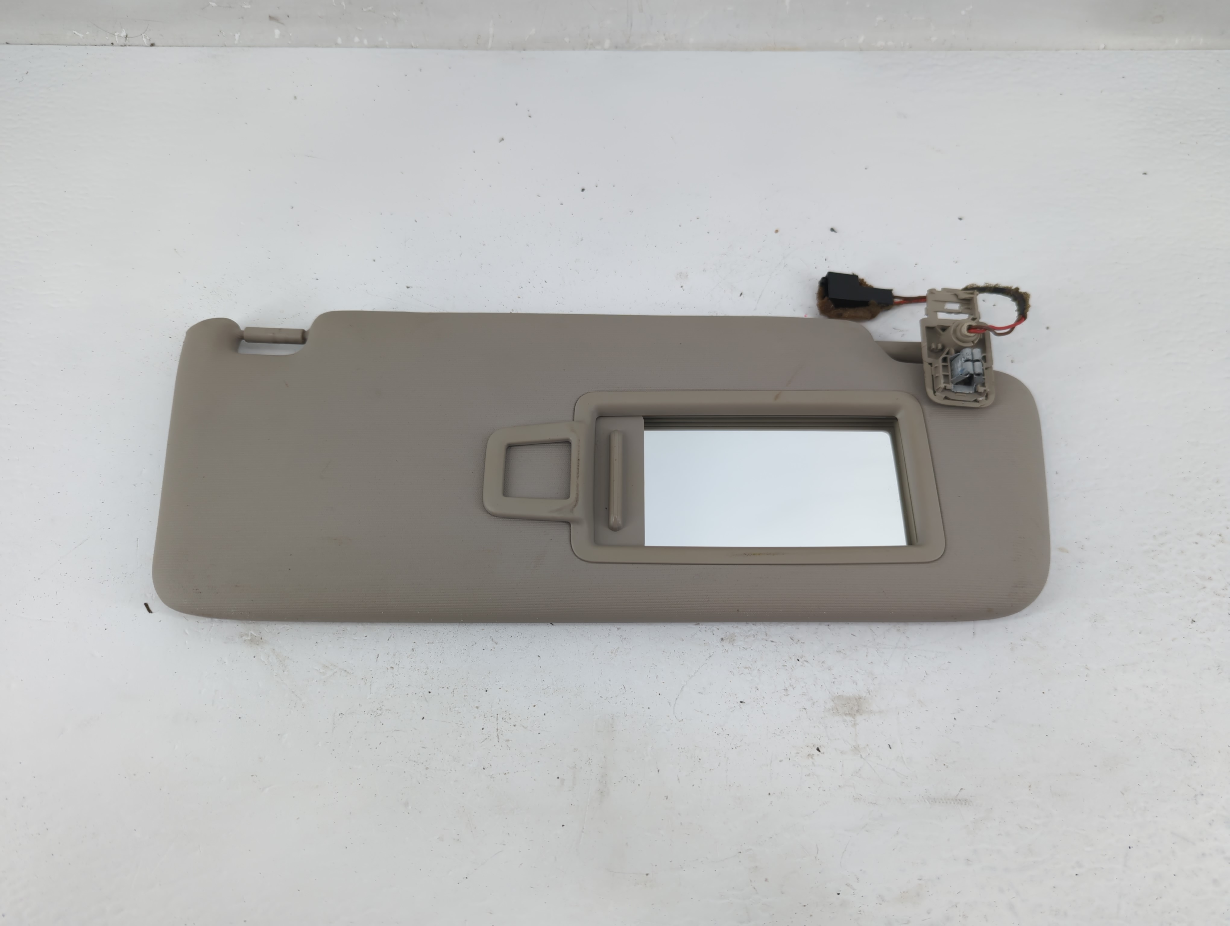 2015-2019 Volkswagen Golf Passenger Sun Visor Mirror Right Sunvisor Gray 1217834 - Oemusedautoparts1.com
