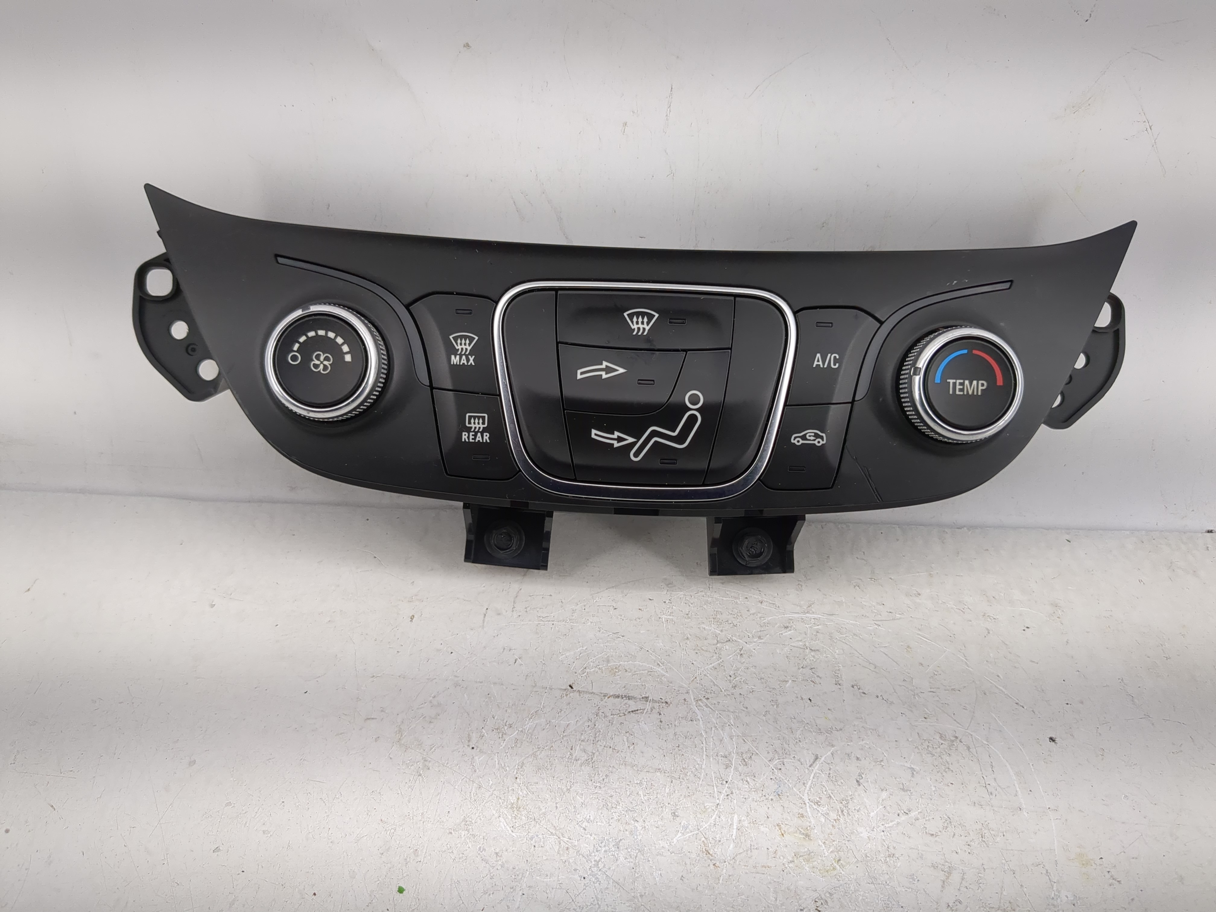 Picture of 2019-2021 Chevrolet Equinox Ac Heater Roof Climate Control 84422503 1217856