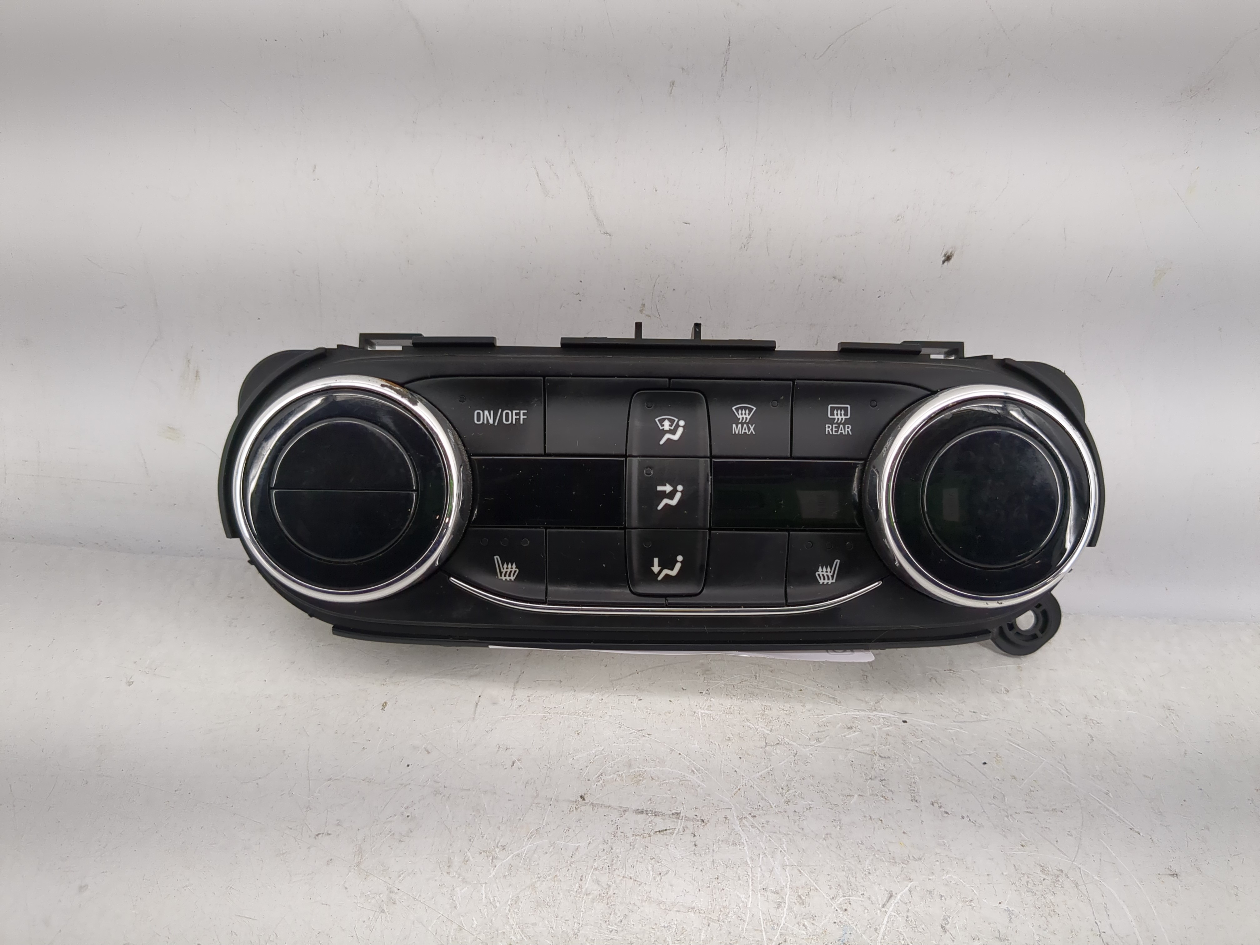 2024 Chevrolet Trailblazer Ac Heater Climate Control 42854938 1217857 - Oemusedautoparts1.com