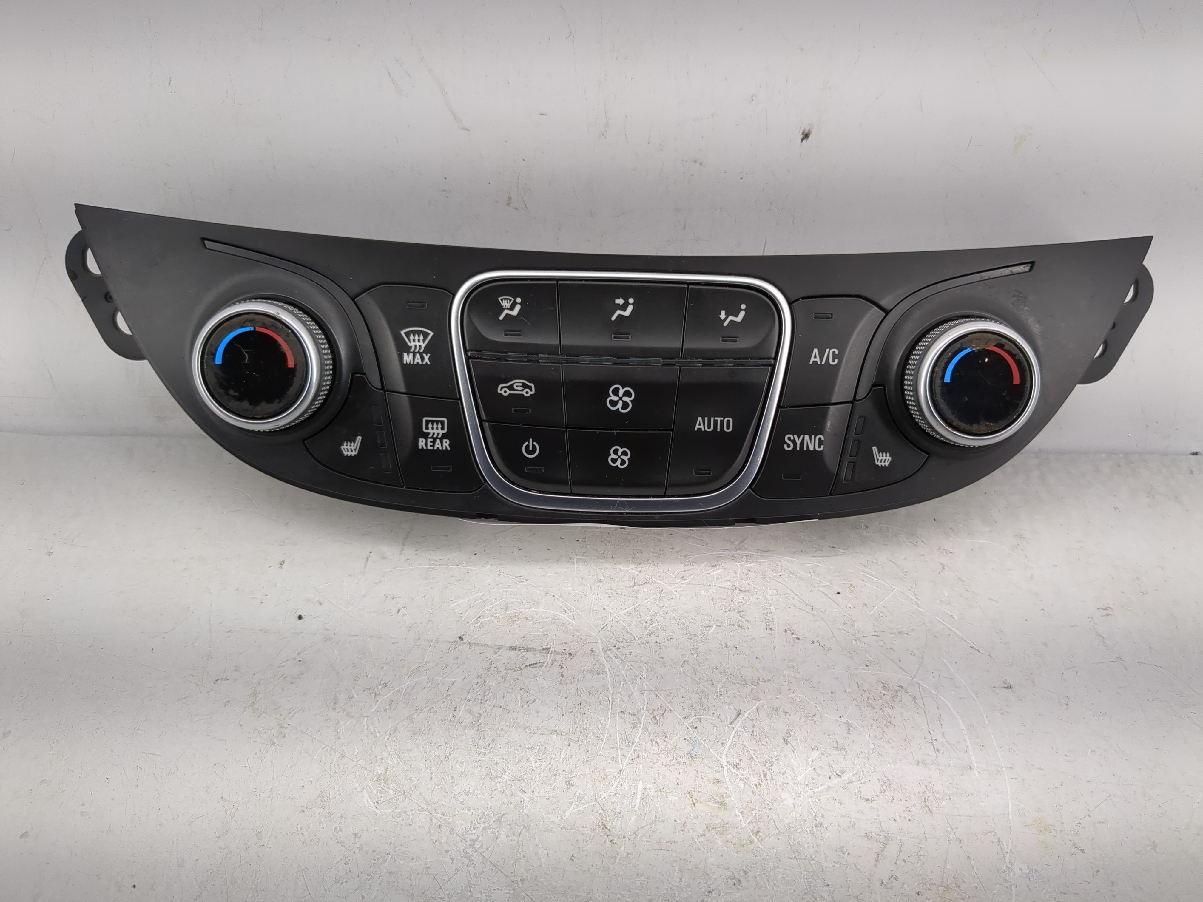 Picture of 2018-2021 Chevrolet Malibu Ac Heater Roof Climate Control 84426649 1217860