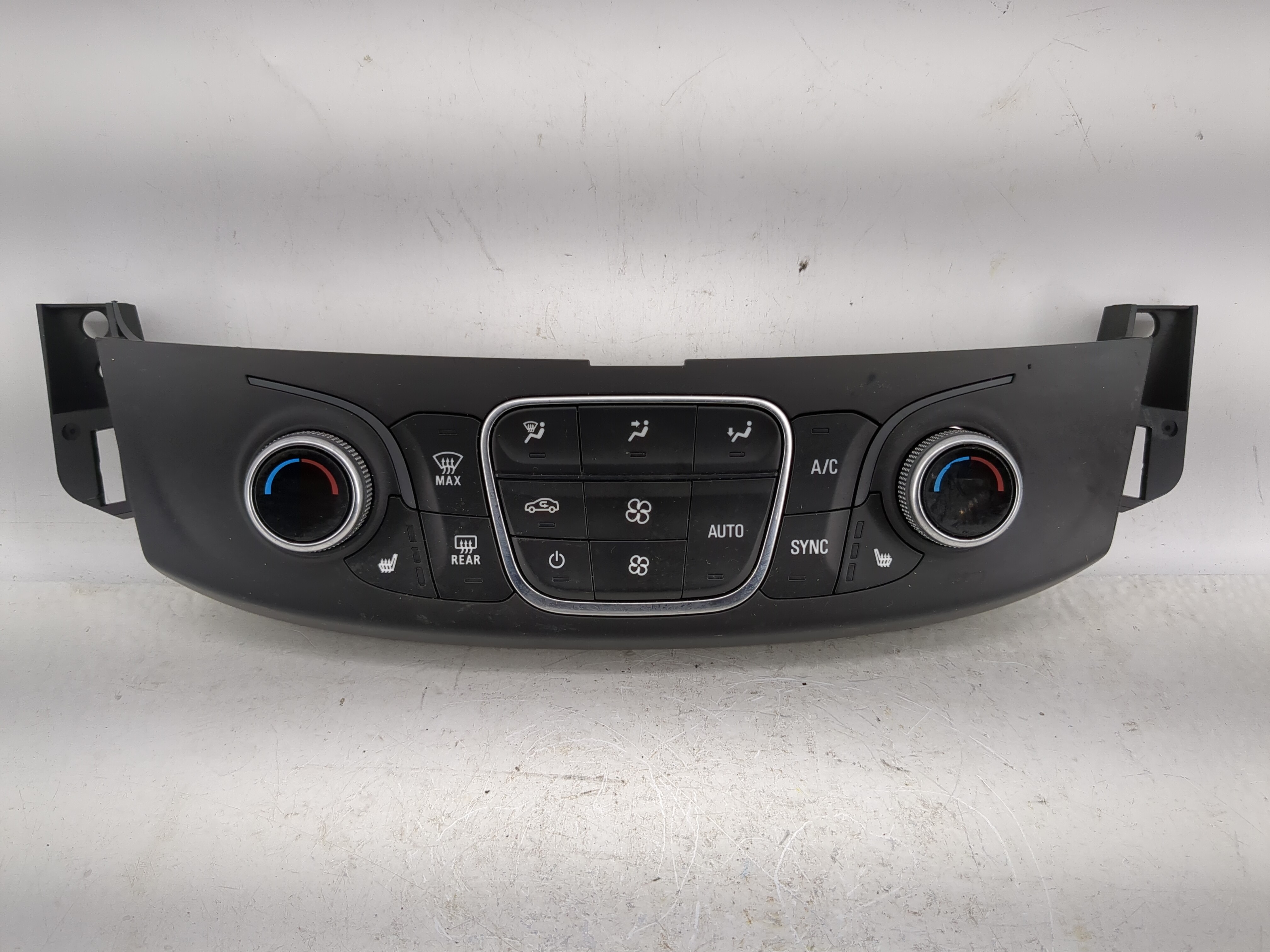 Picture of 2018-2022 Chevrolet Traverse Ac Heater Roof Climate Control 84344402 1217874