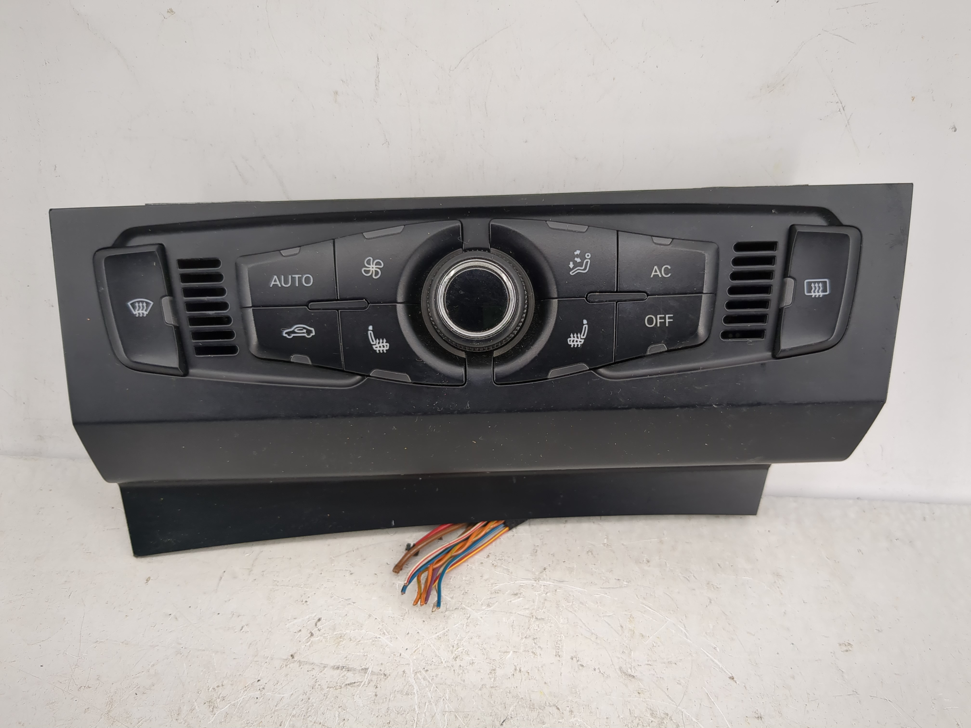 2009-2012 Audi A4 Ac Heater Roof Climate Control 8t1 820 043 An 1217904 - Oemusedautoparts1.com