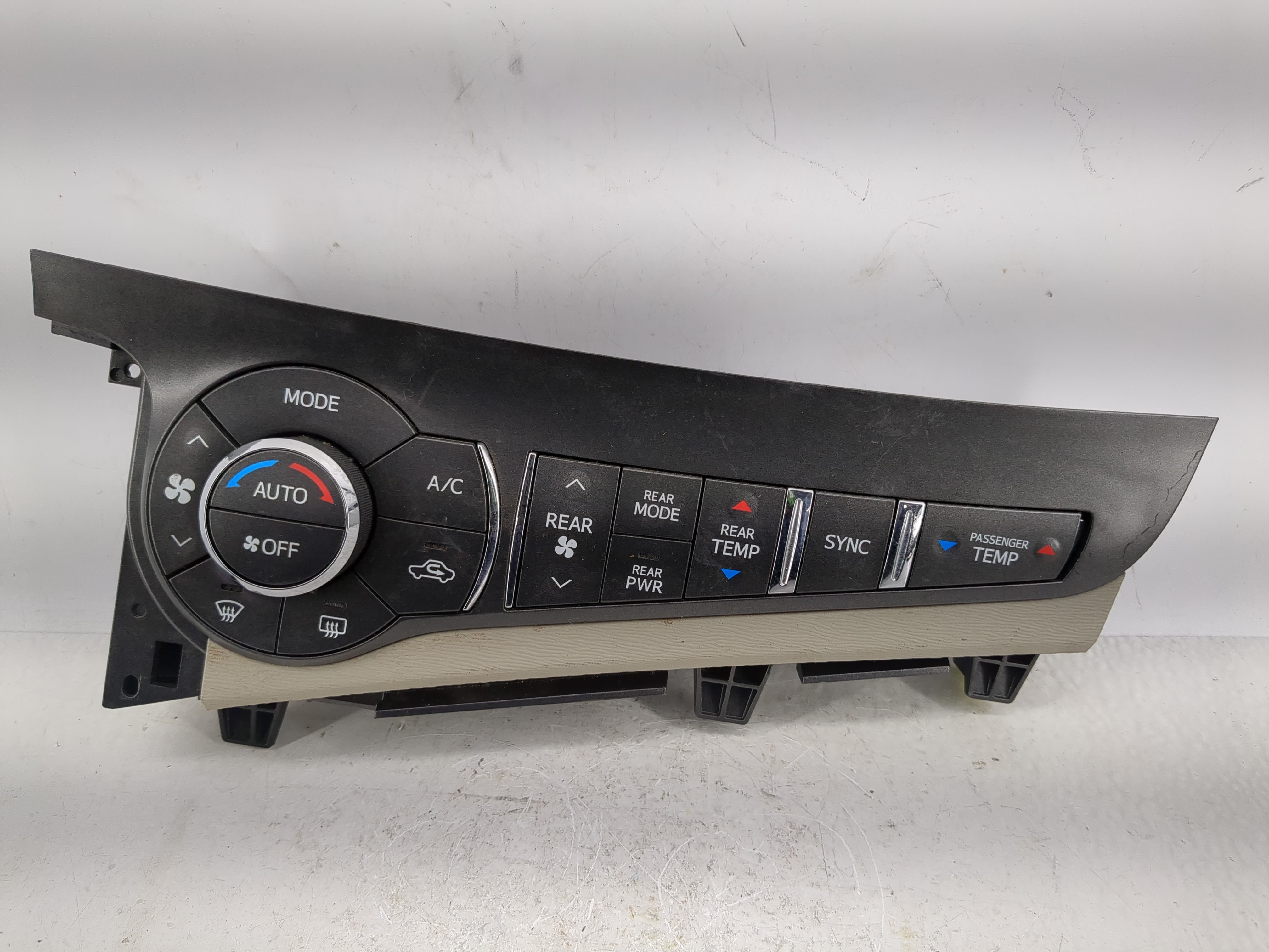 2011-2014 Toyota Sienna Ac Heater Roof Climate Control 55900-08150-b0 1217909 - Oemusedautoparts1.com