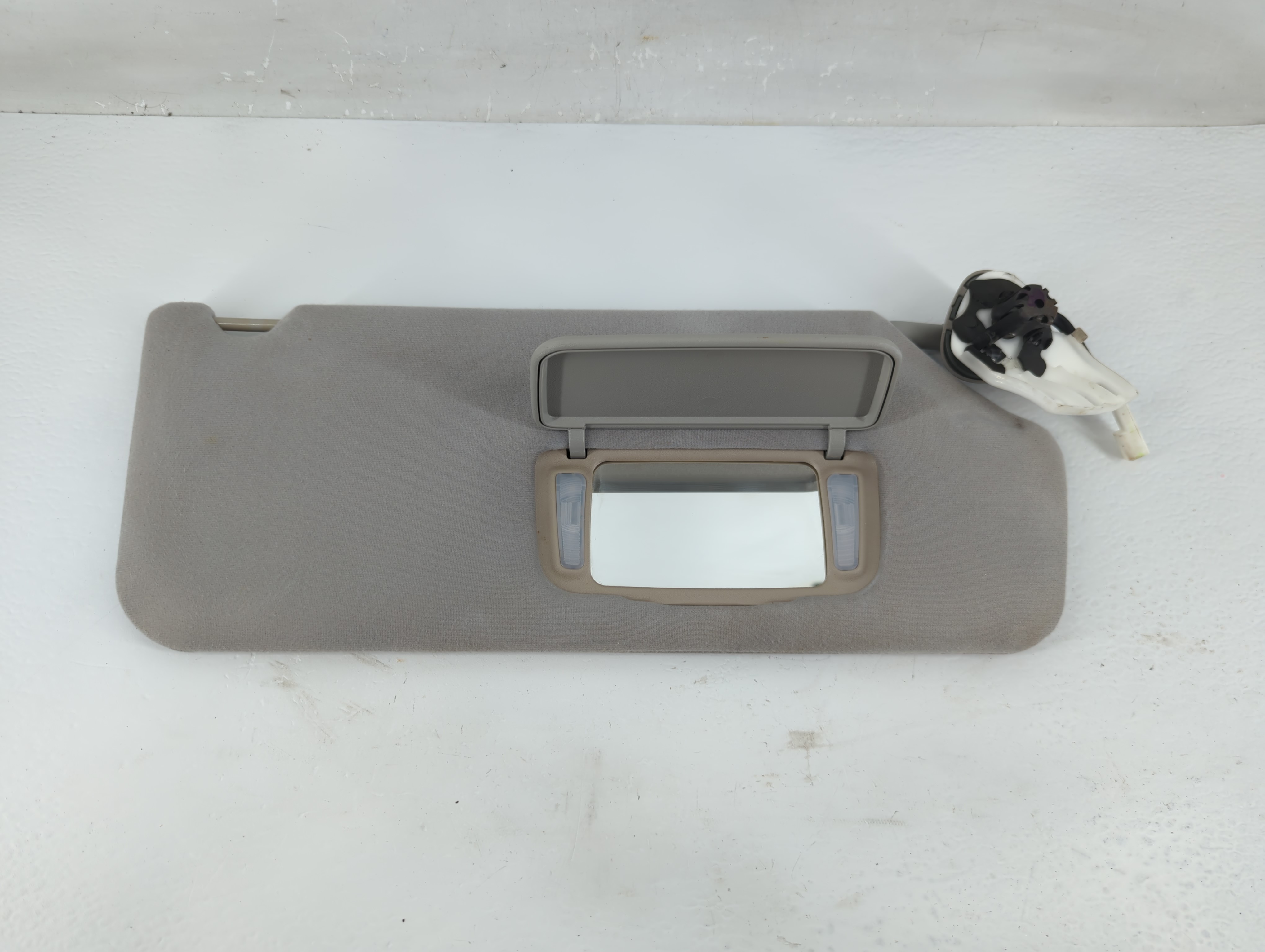 2011-2014 Toyota Sienna Passenger Sun Visor Mirror Right Sunvisor Grey 1217932 - Oemusedautoparts1.com