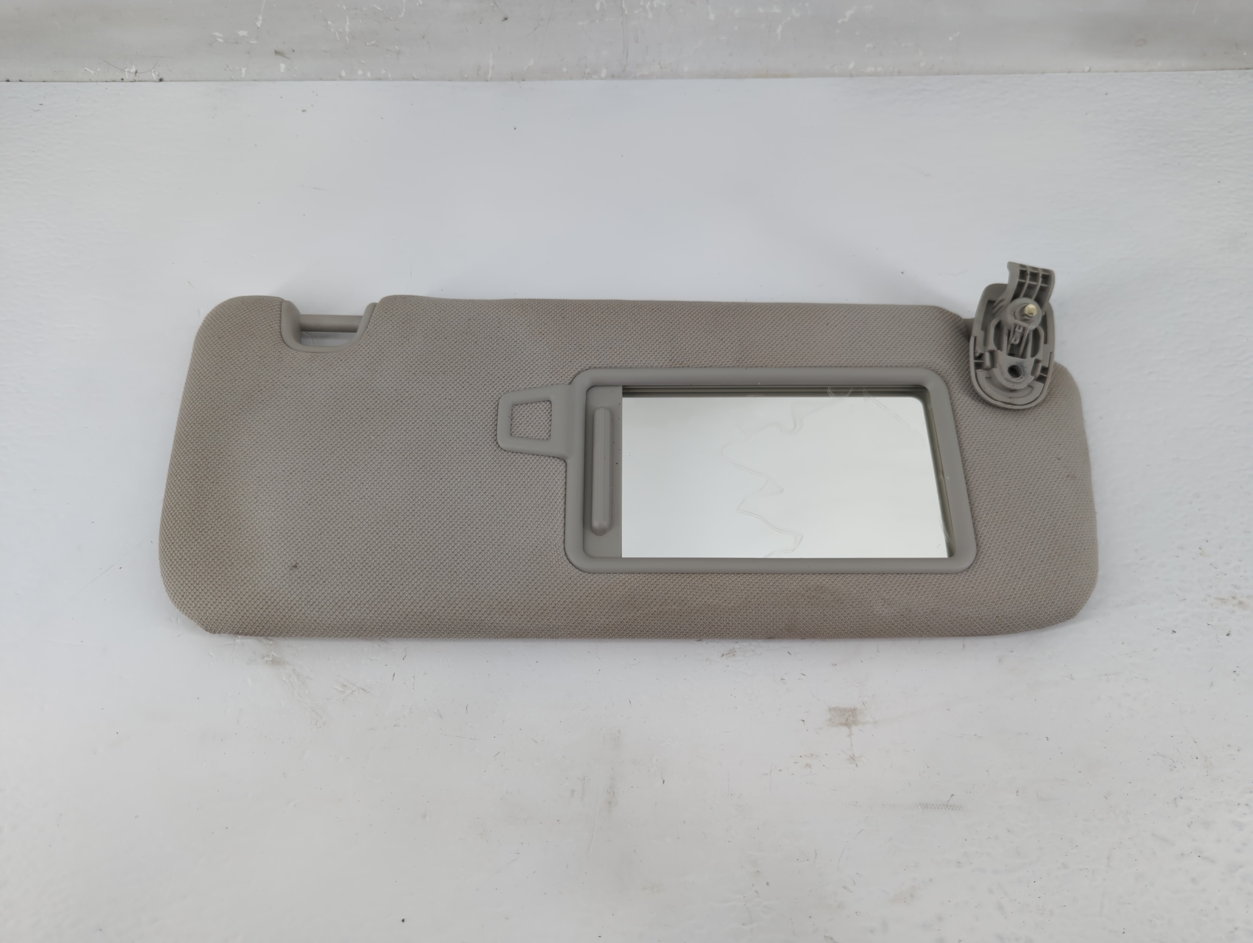 2021-2021 Kia Sorento Passenger Sun Visor Mirror Right Sunvisor Grey 1217934 - Oemusedautoparts1.com