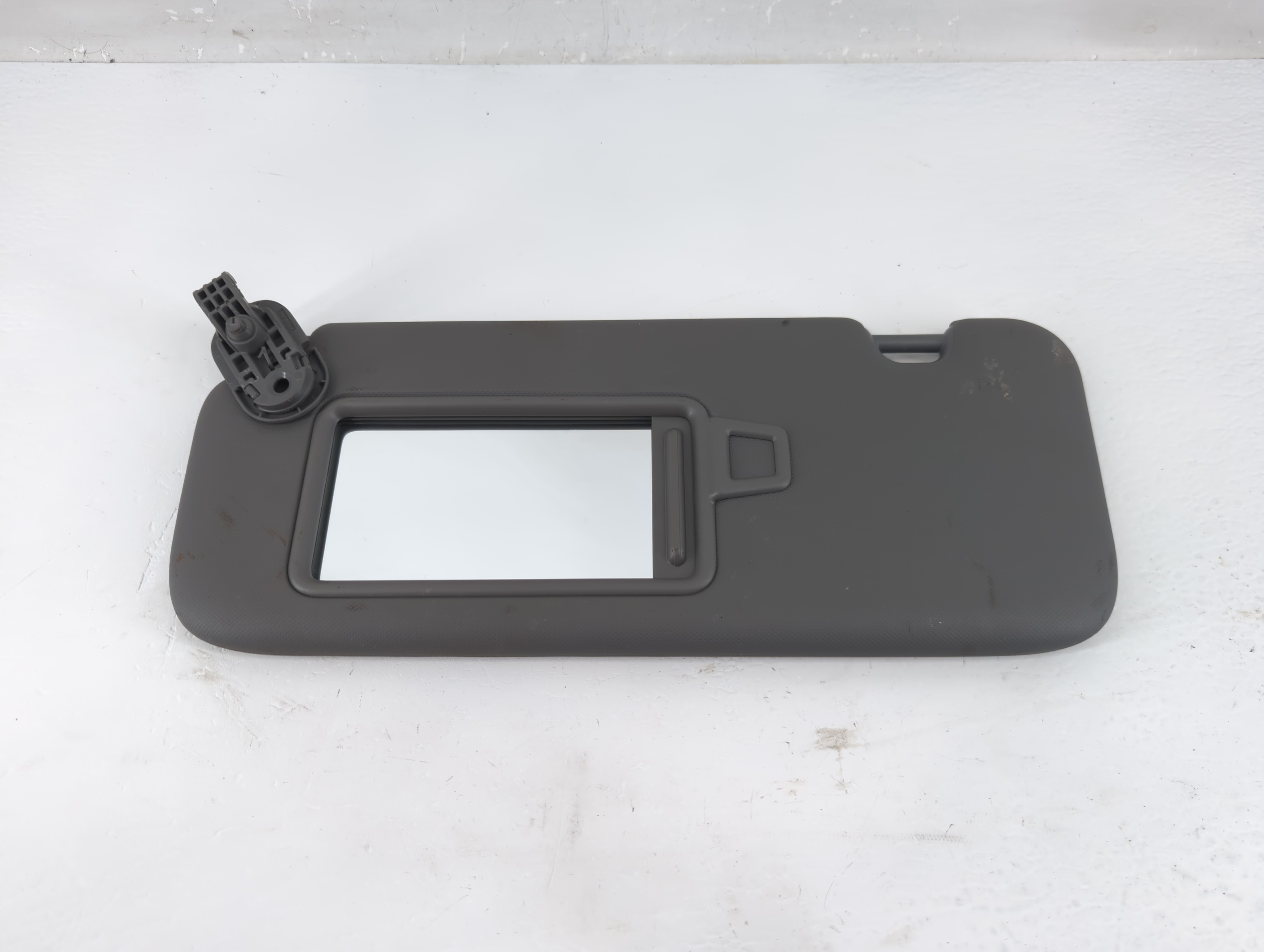 2021-2022 Hyundai Elantra Driver Sun Visor Mirror Left Sunvisor Black 1217958 - Oemusedautoparts1.com
