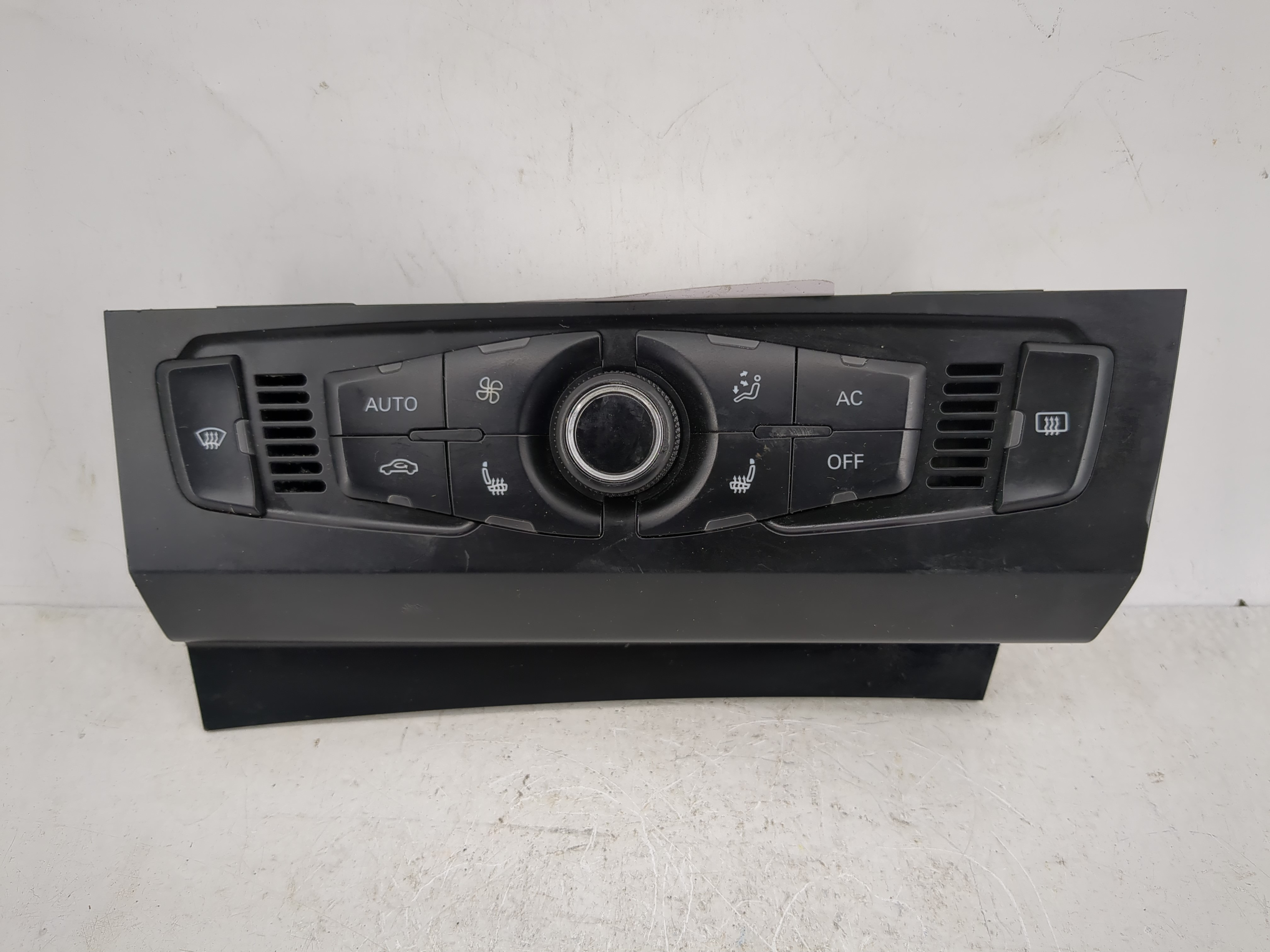 2009-2012 Audi A4 Ac Heater Roof Climate Control 8t1 820 043 Aa 1217978 - Oemusedautoparts1.com