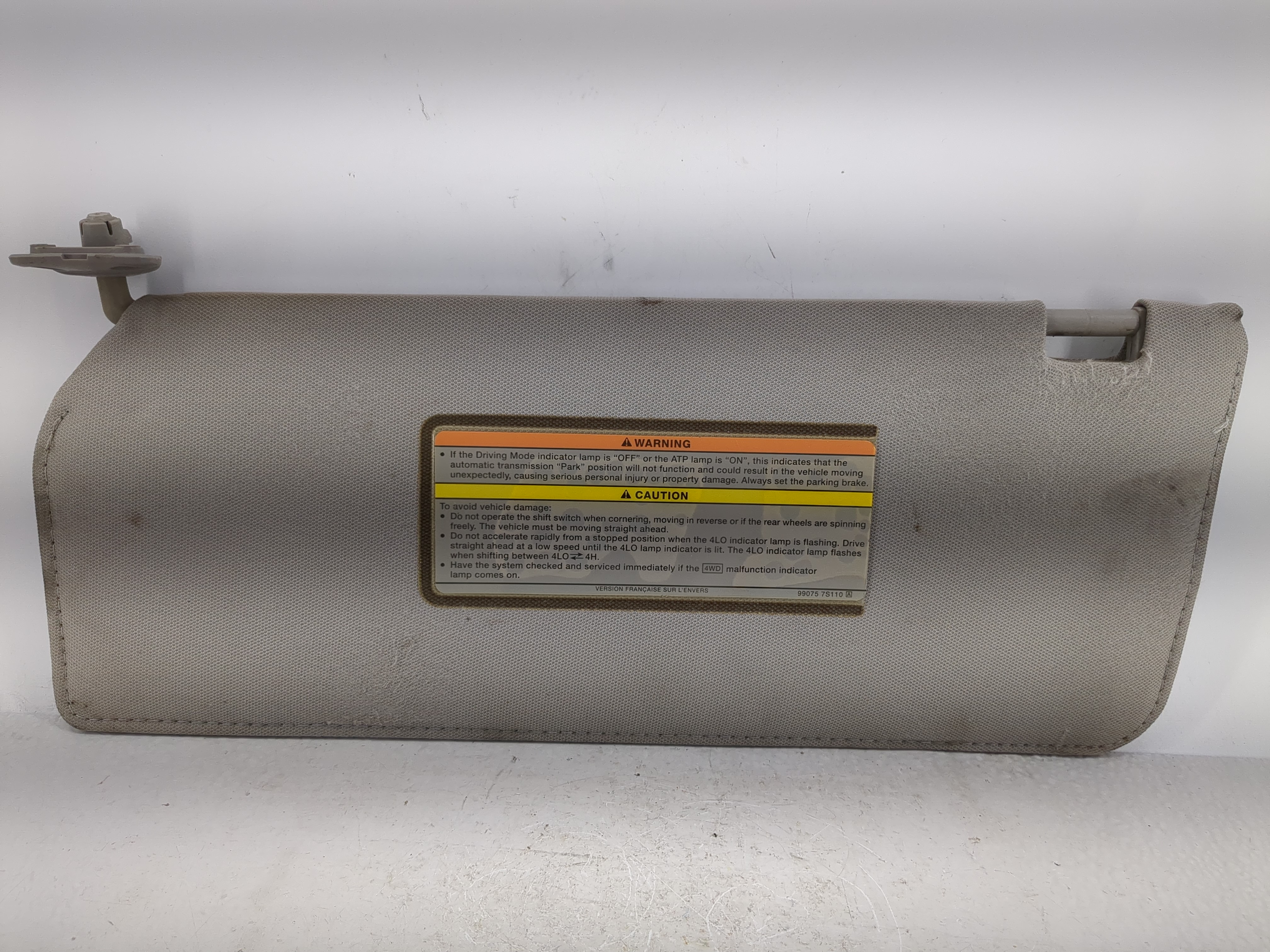 2004-2007 Nissan Titan Driver Sun Visor Mirror Left Sunvisor Grey 1218022 - Oemusedautoparts1.com