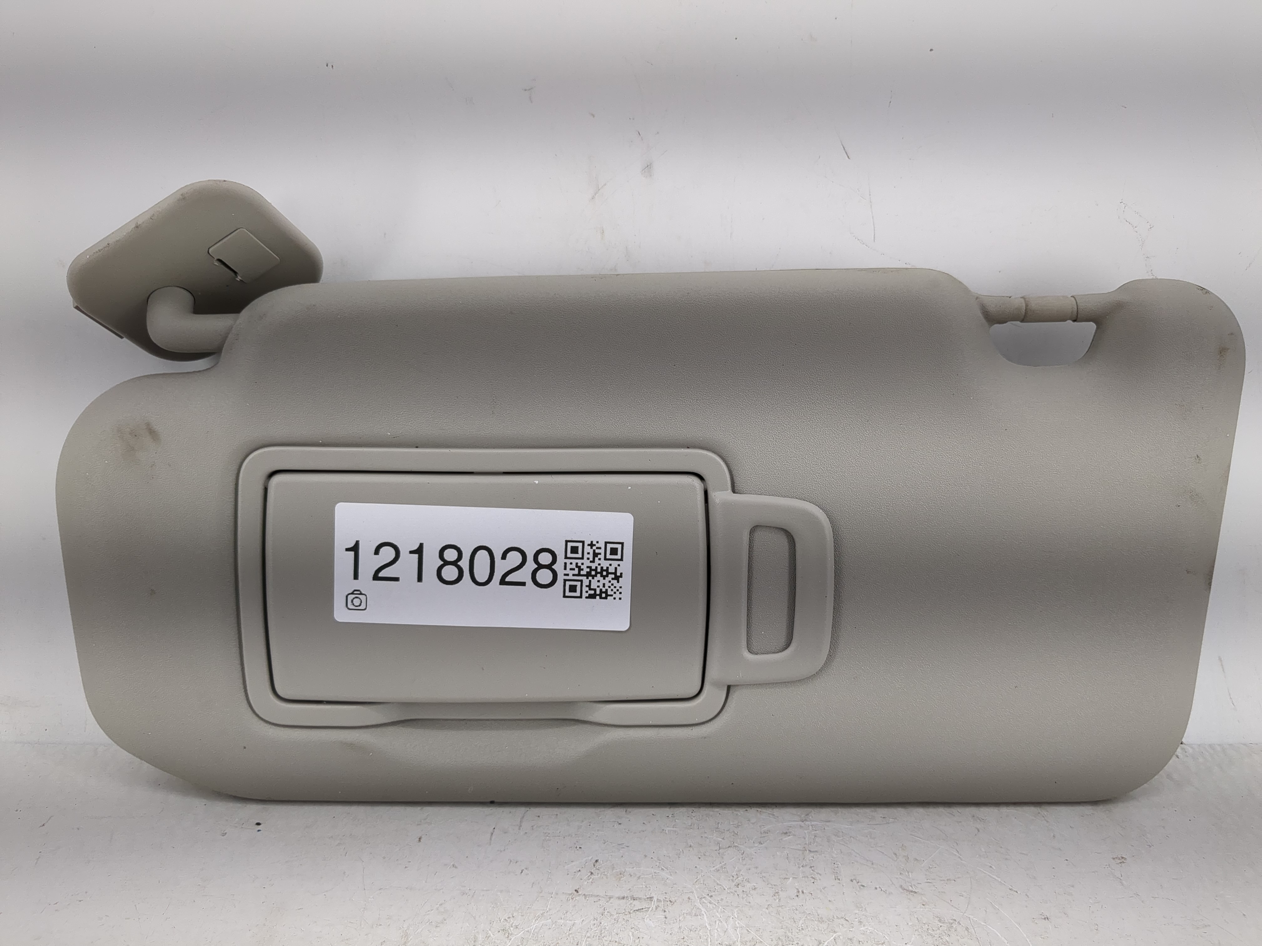 2020-2022 Nissan Sentra Driver Sun Visor Mirror Left Sunvisor Grey 1218028 - Oemusedautoparts1.com
