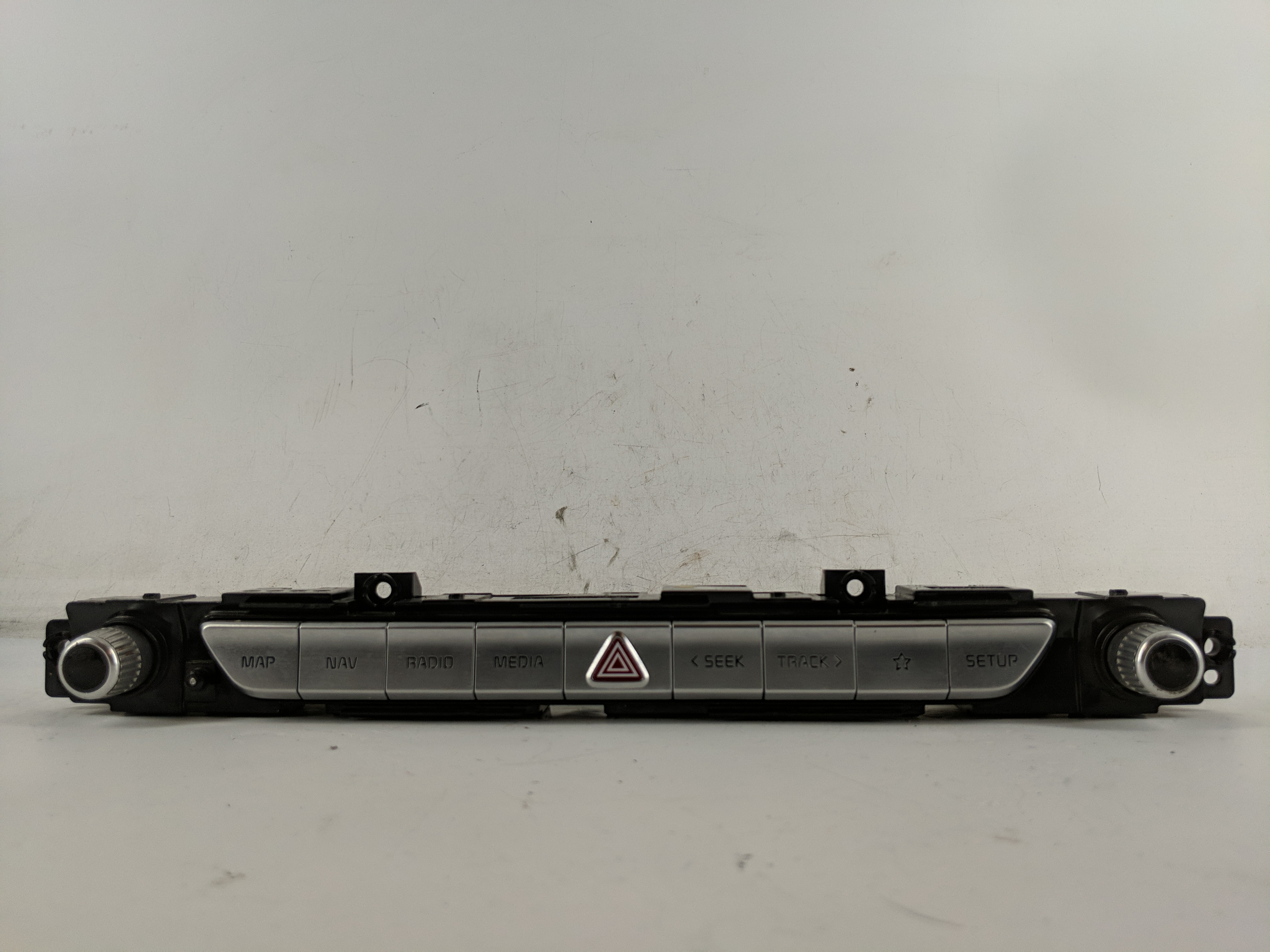 2020-2022 Kia Telluride Radio Control Panel 1218082 - Oemusedautoparts1.com