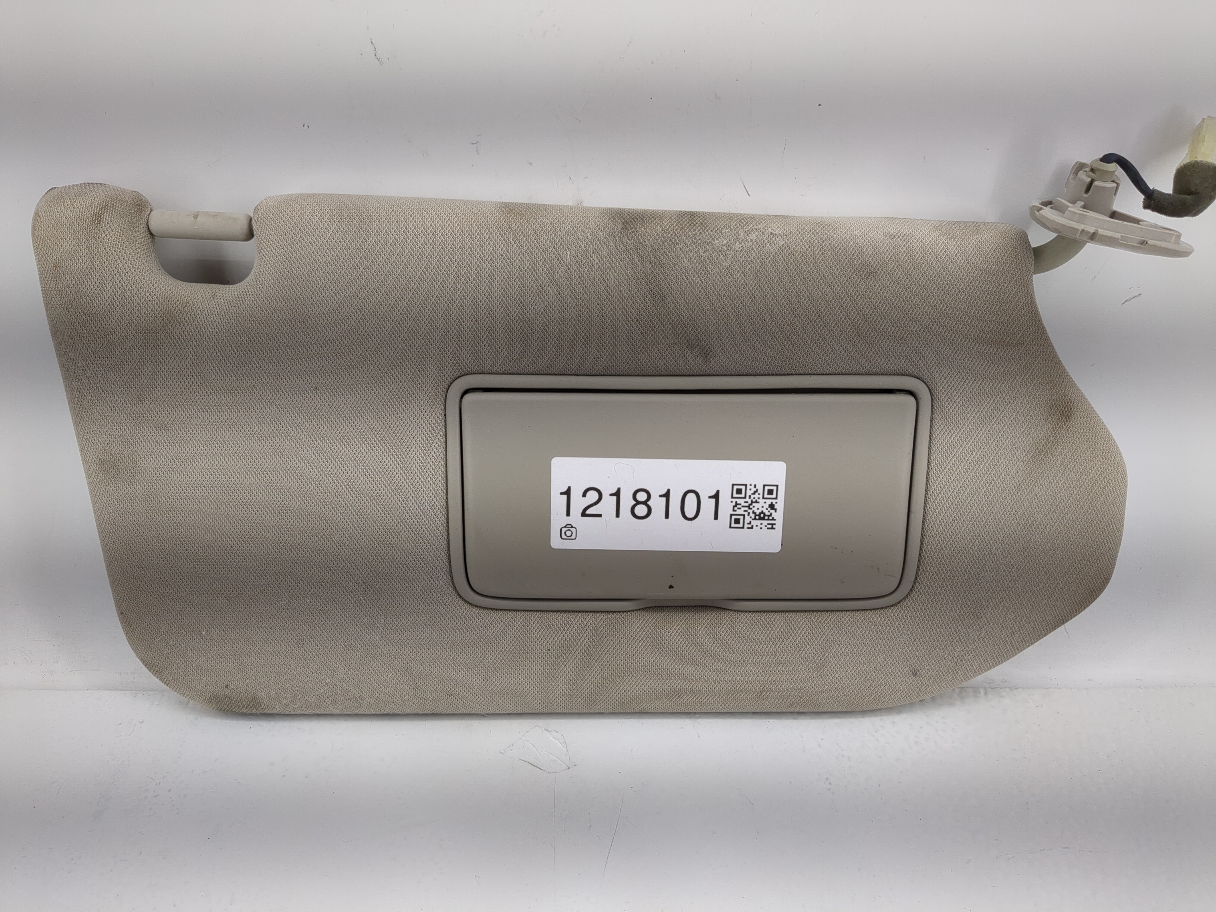 2013-2018 Nissan Pathfinder Passenger Sun Visor Mirror Right Sunvisor 1218101 - Oemusedautoparts1.com