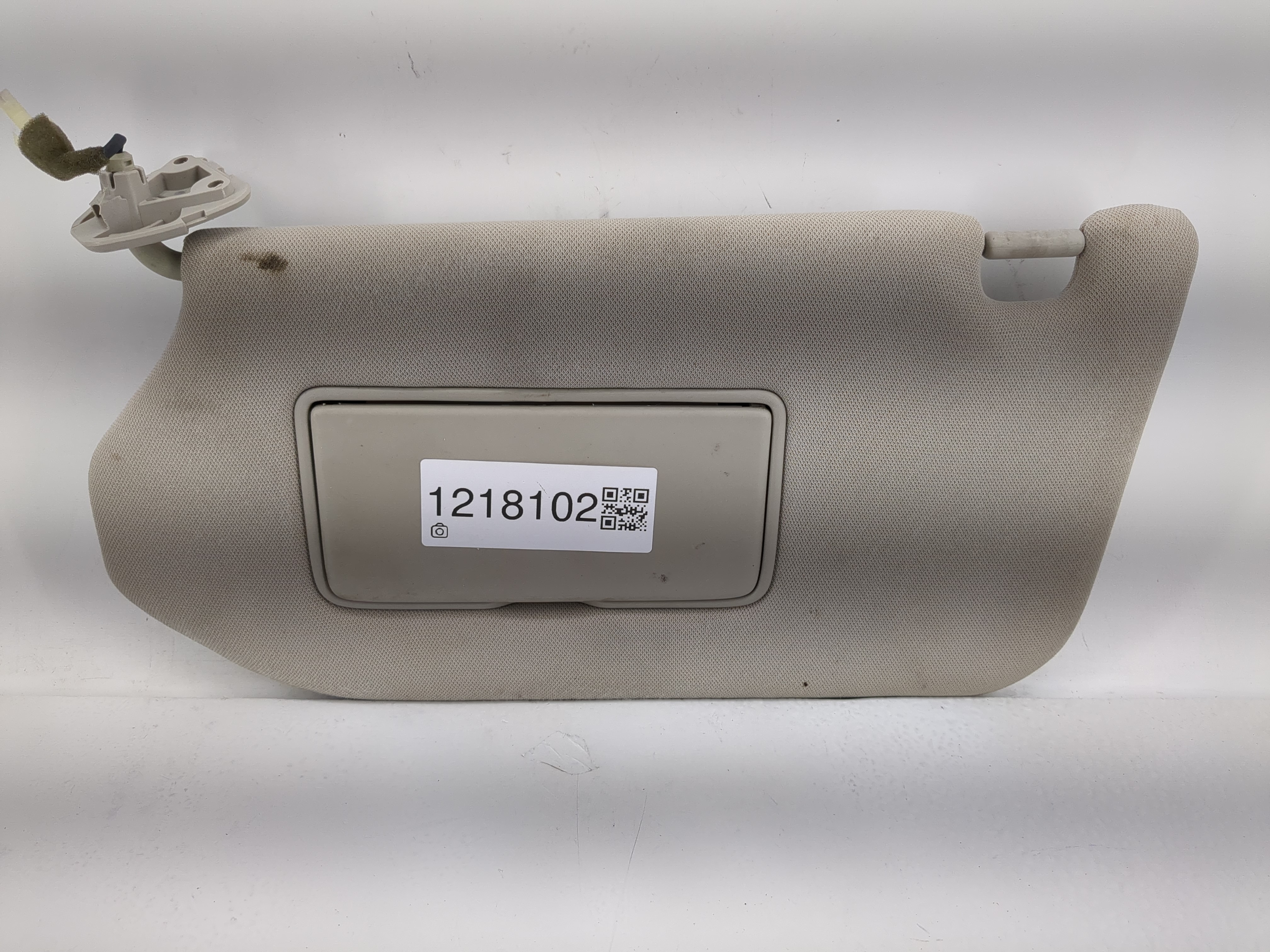 2013-2018 Nissan Pathfinder Driver Sun Visor Mirror Left Sunvisor 1218102 - Oemusedautoparts1.com