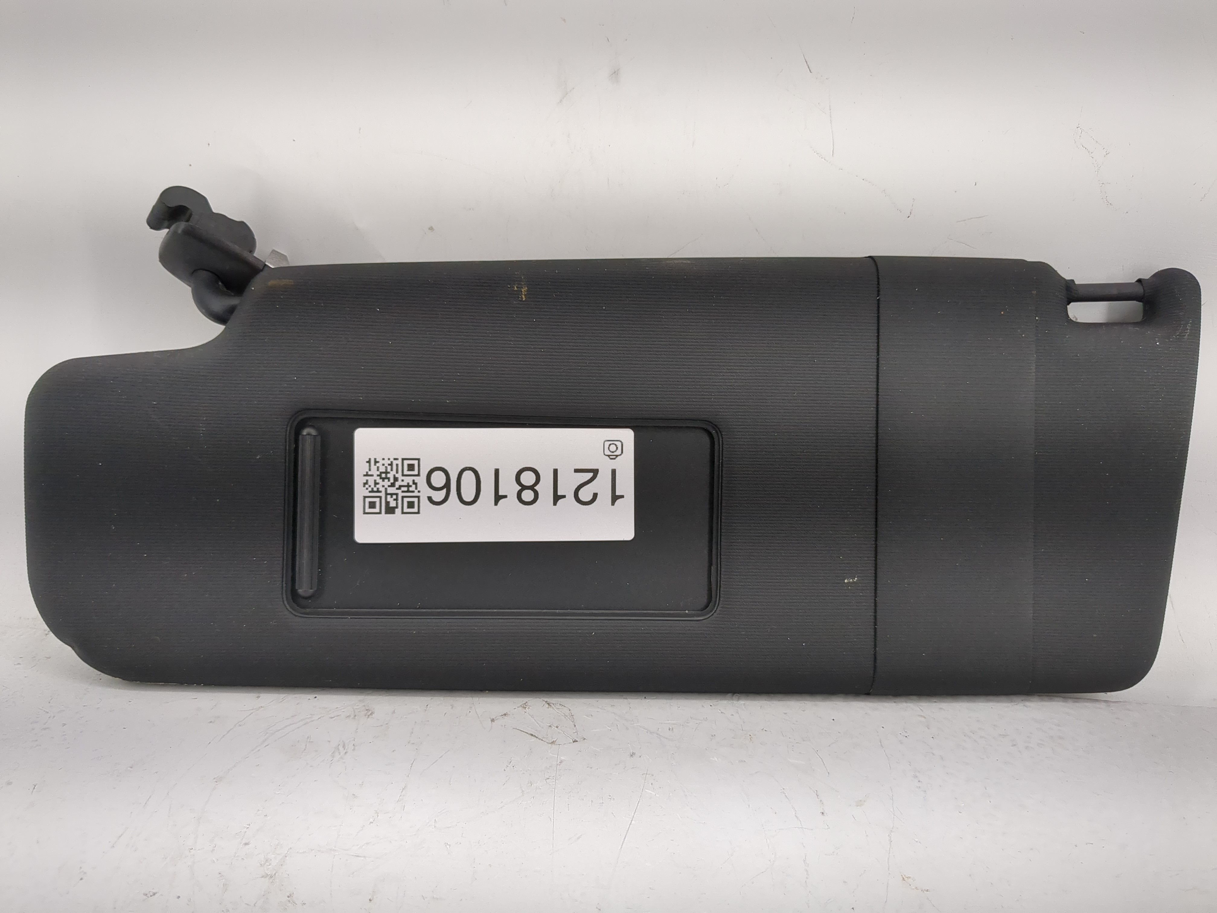 2011-2018 Volkswagen Jetta Driver Sun Visor Mirror Left Sunvisor Black 1218106 - Oemusedautoparts1.com
