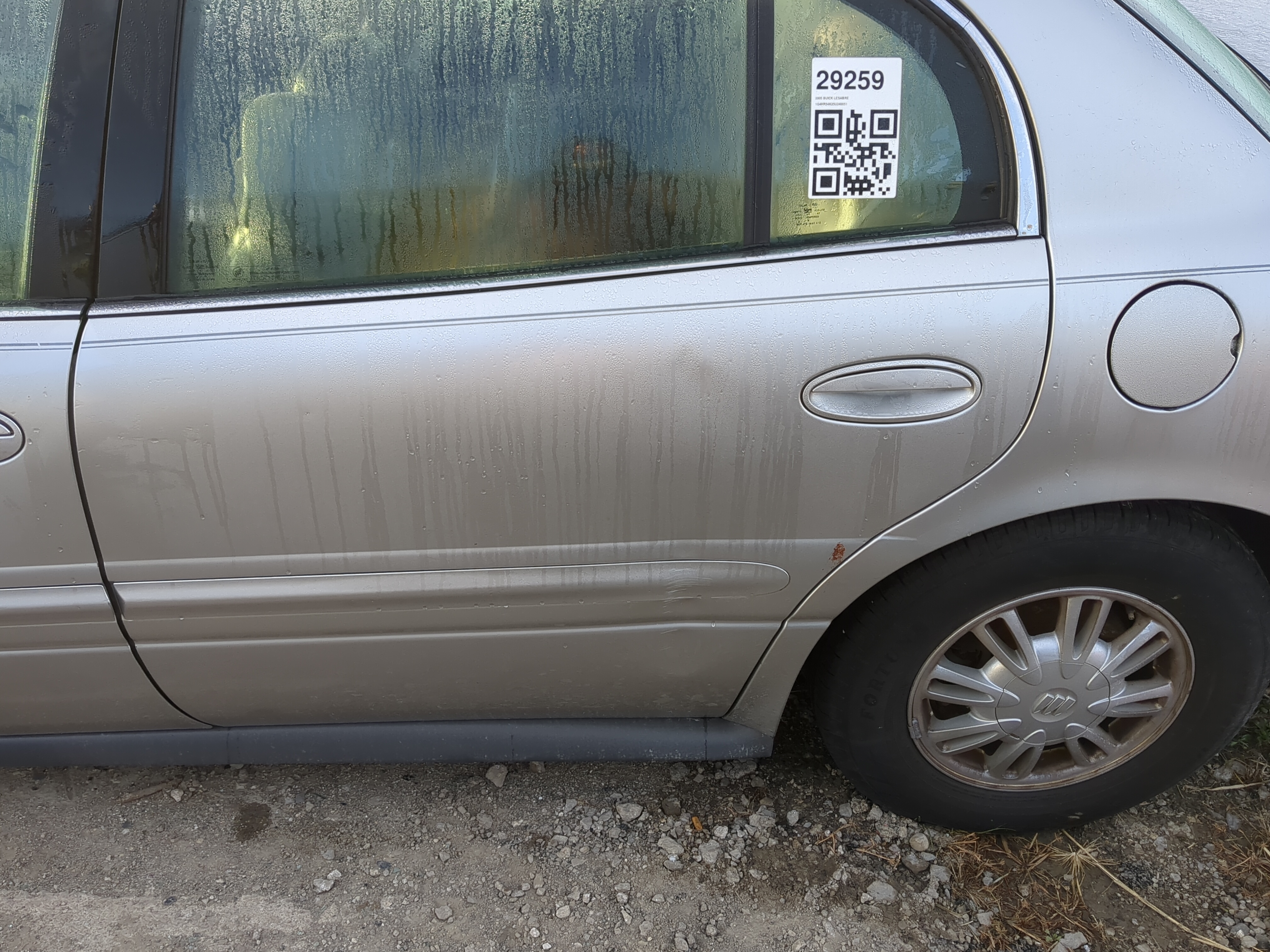 2000-2005 Buick Lesabre Driver Rear Door Oem 1218163 - Oemusedautoparts1.com