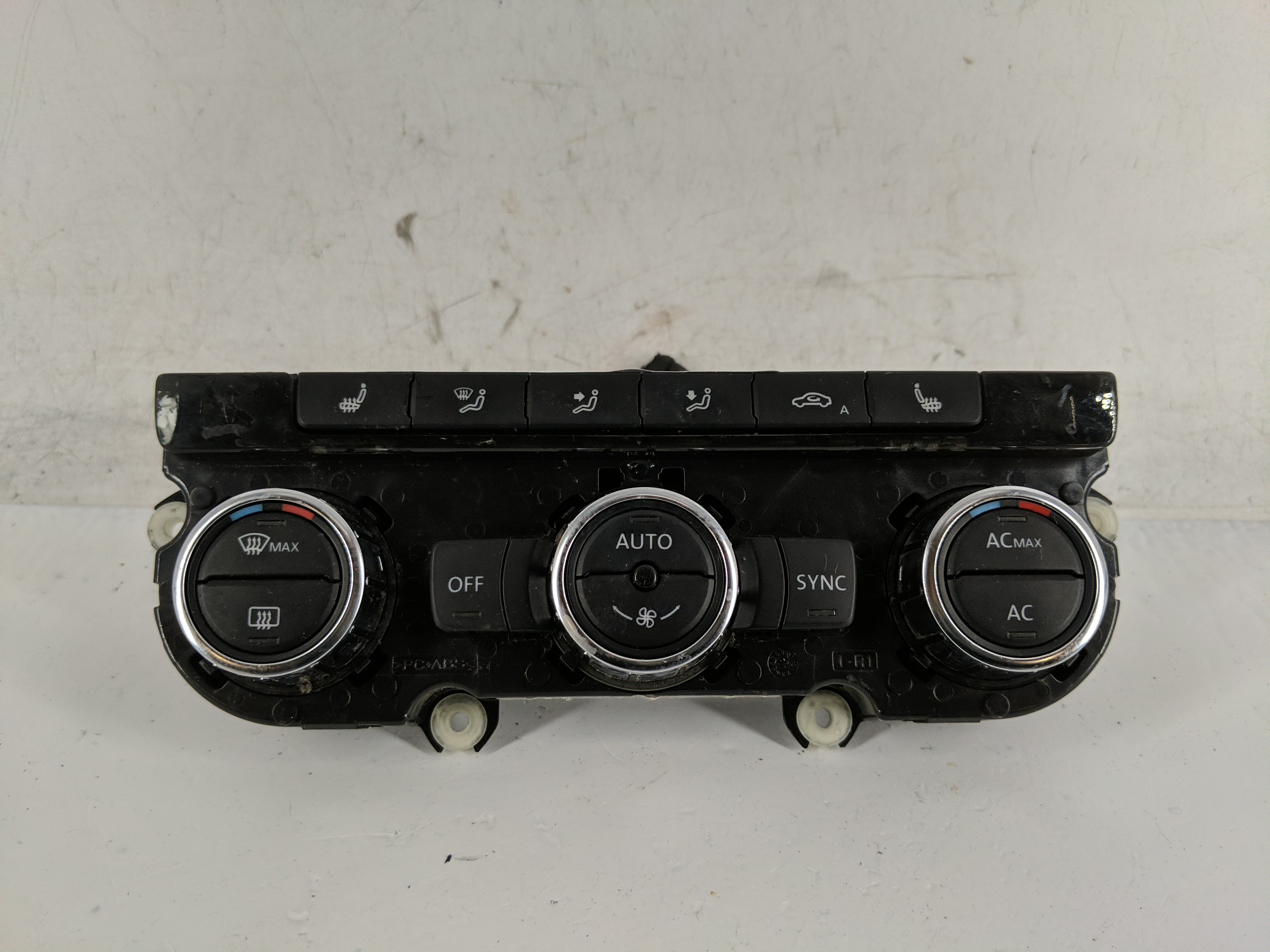 2012 Volkswagen Passat Ac Heater Roof Climate Control Temperature Oem 1218272 - Oemusedautoparts1.com