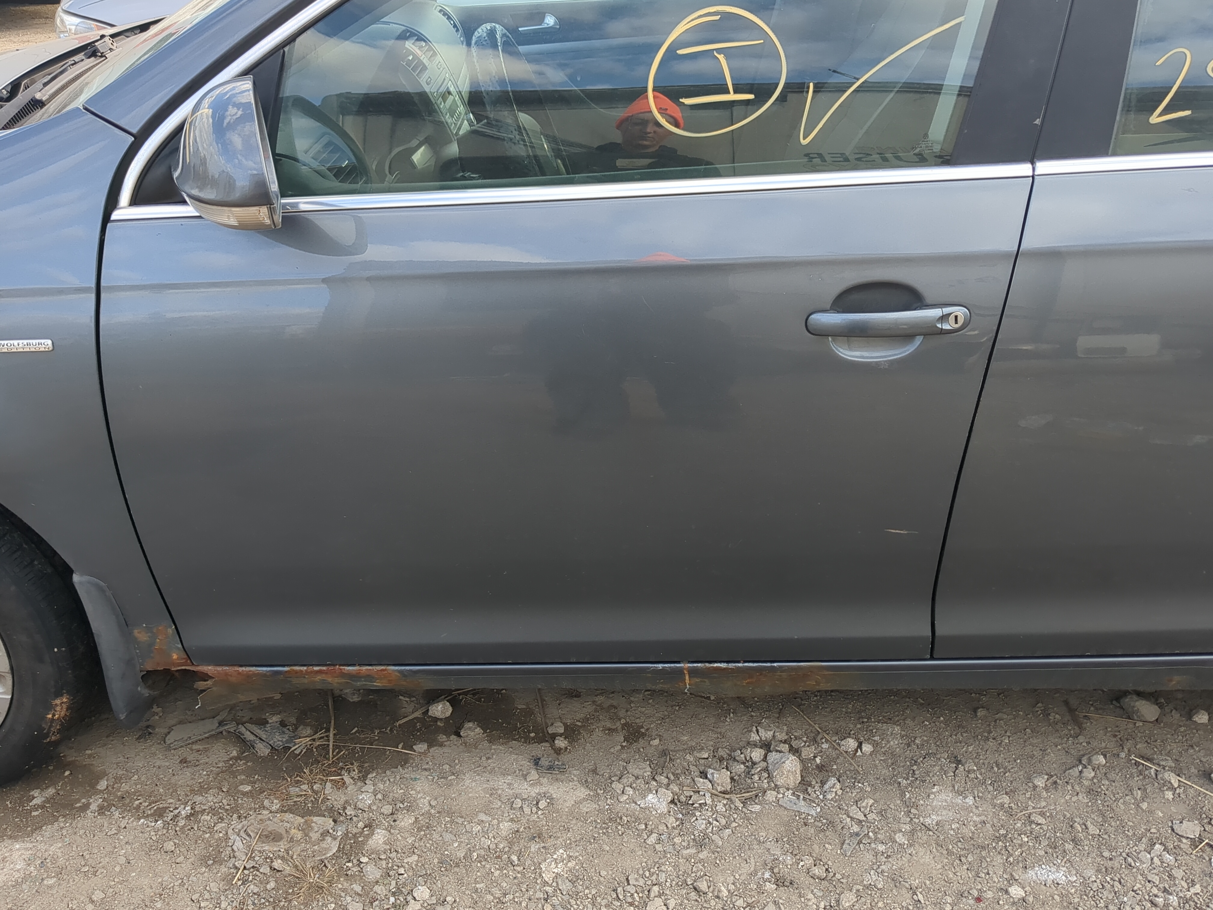 2005-2014 Volkswagen Jetta Driver Front Door Oem 1218357 - Oemusedautoparts1.com