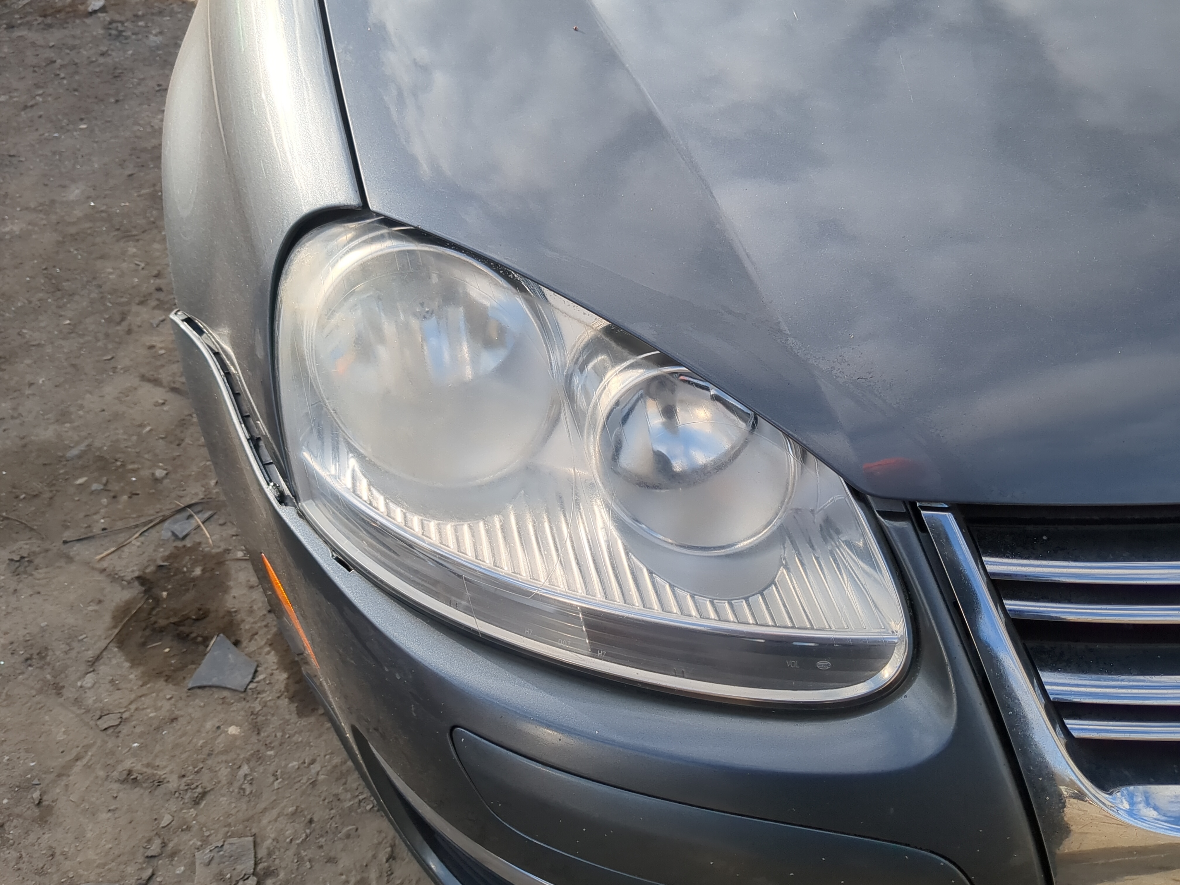 2005-2010 Volkswagen Jetta Passenger Right Oem Head Light Headlight Lamp 1218372 - Oemusedautoparts1.com