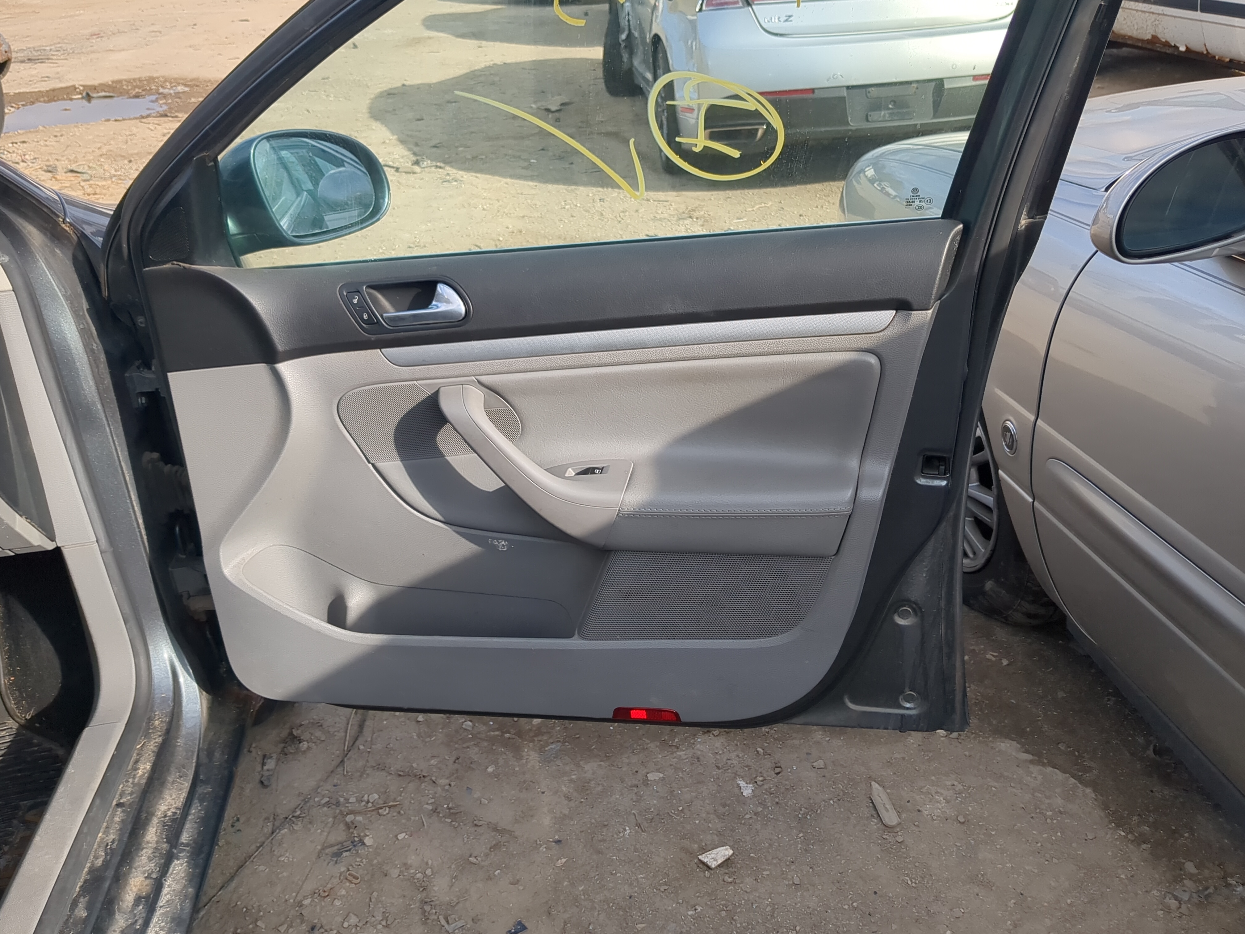 Picture of 2007 Volkswagen Jetta Front Right Passenger Interior Door Panel Trim 1218420