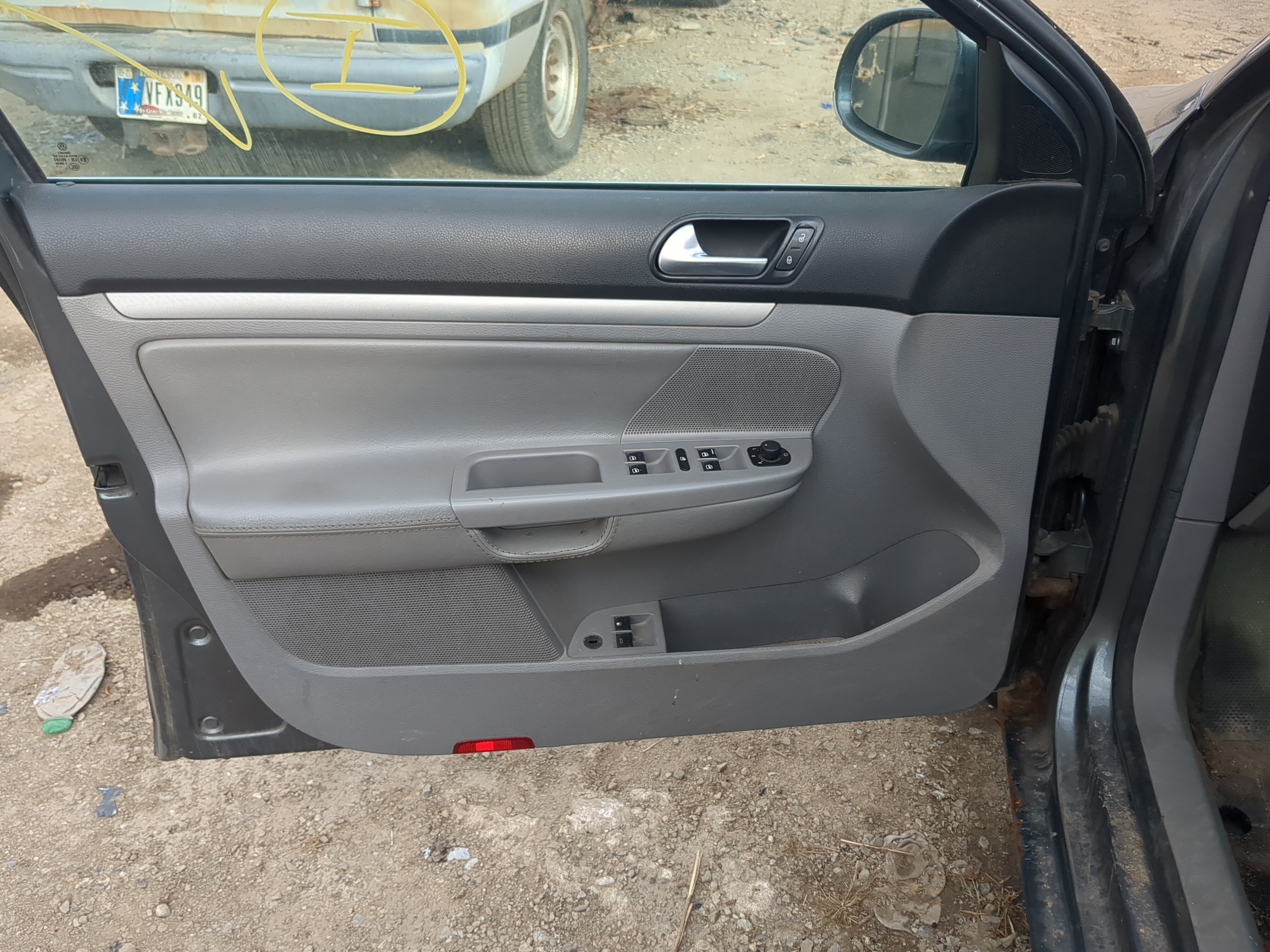 Picture of 2007 Volkswagen Jetta Front Left Driver Interior Door Panel Trim 1218421