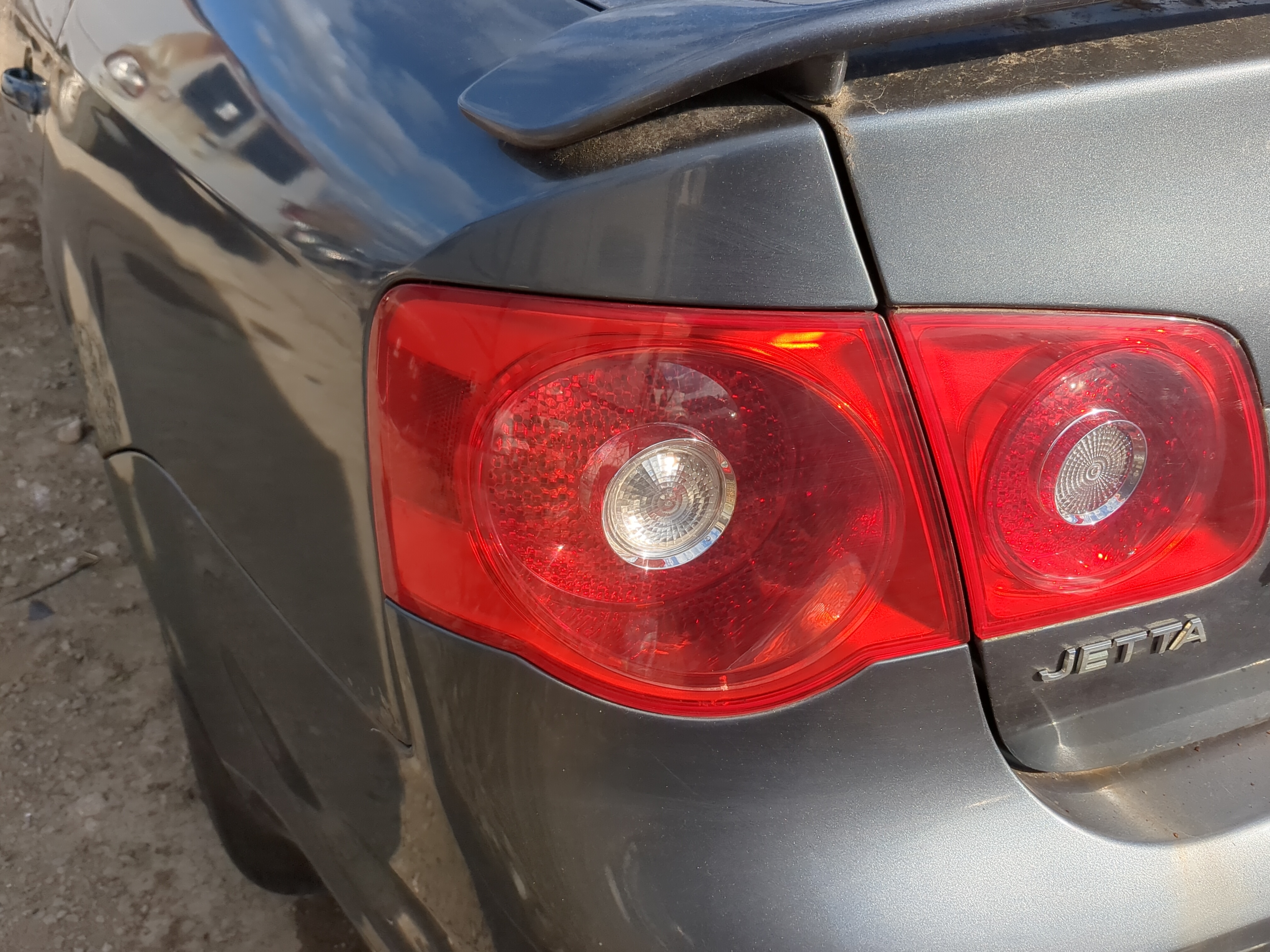 Picture of 2005-2007 Volkswagen Jetta Driver Left Side Tail Light Taillight Oem 1218451