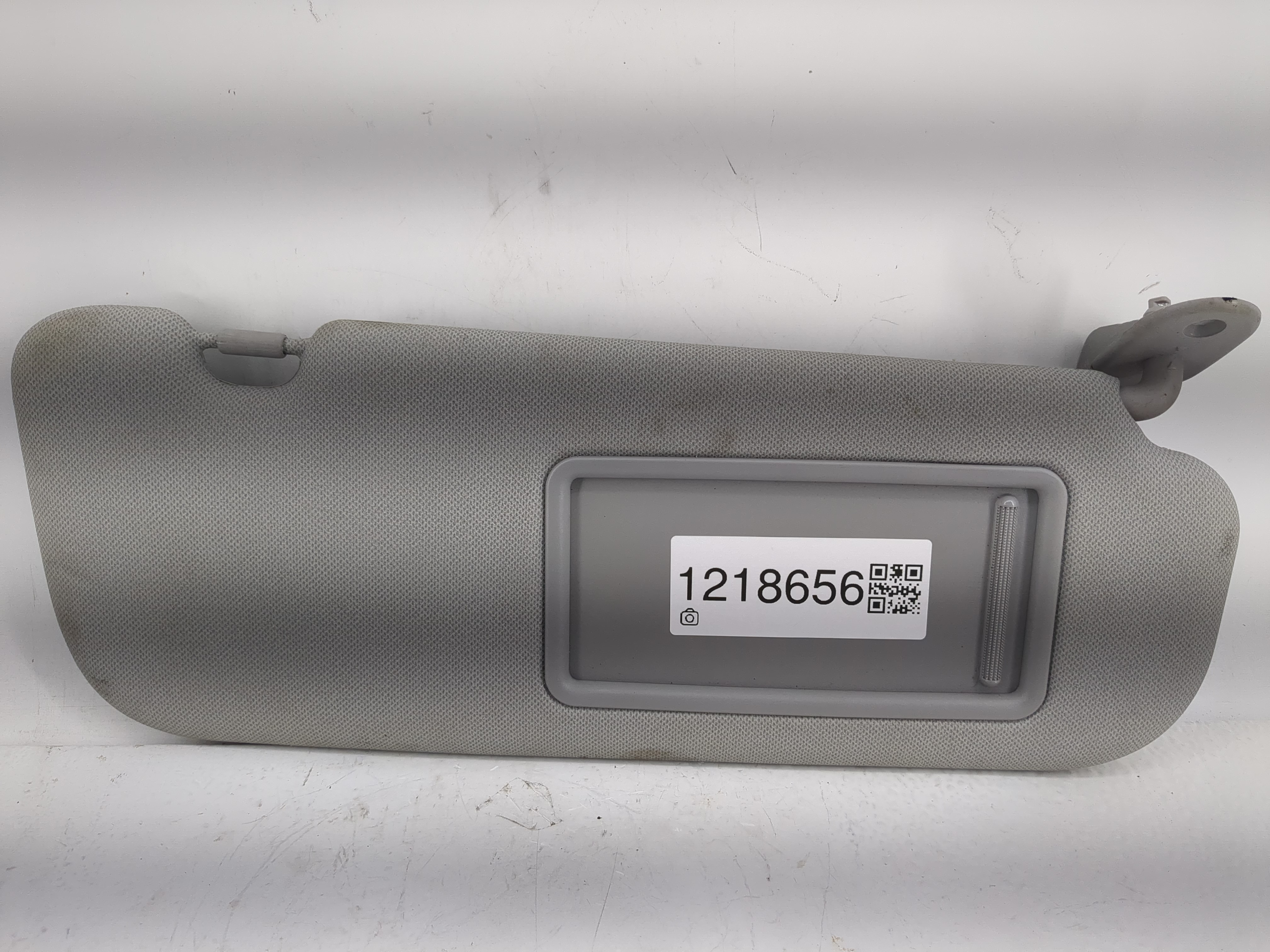 2014-2016 Hyundai Elantra Passenger Sun Visor Mirror Right Sunvisor Grey 1218656 - Oemusedautoparts1.com