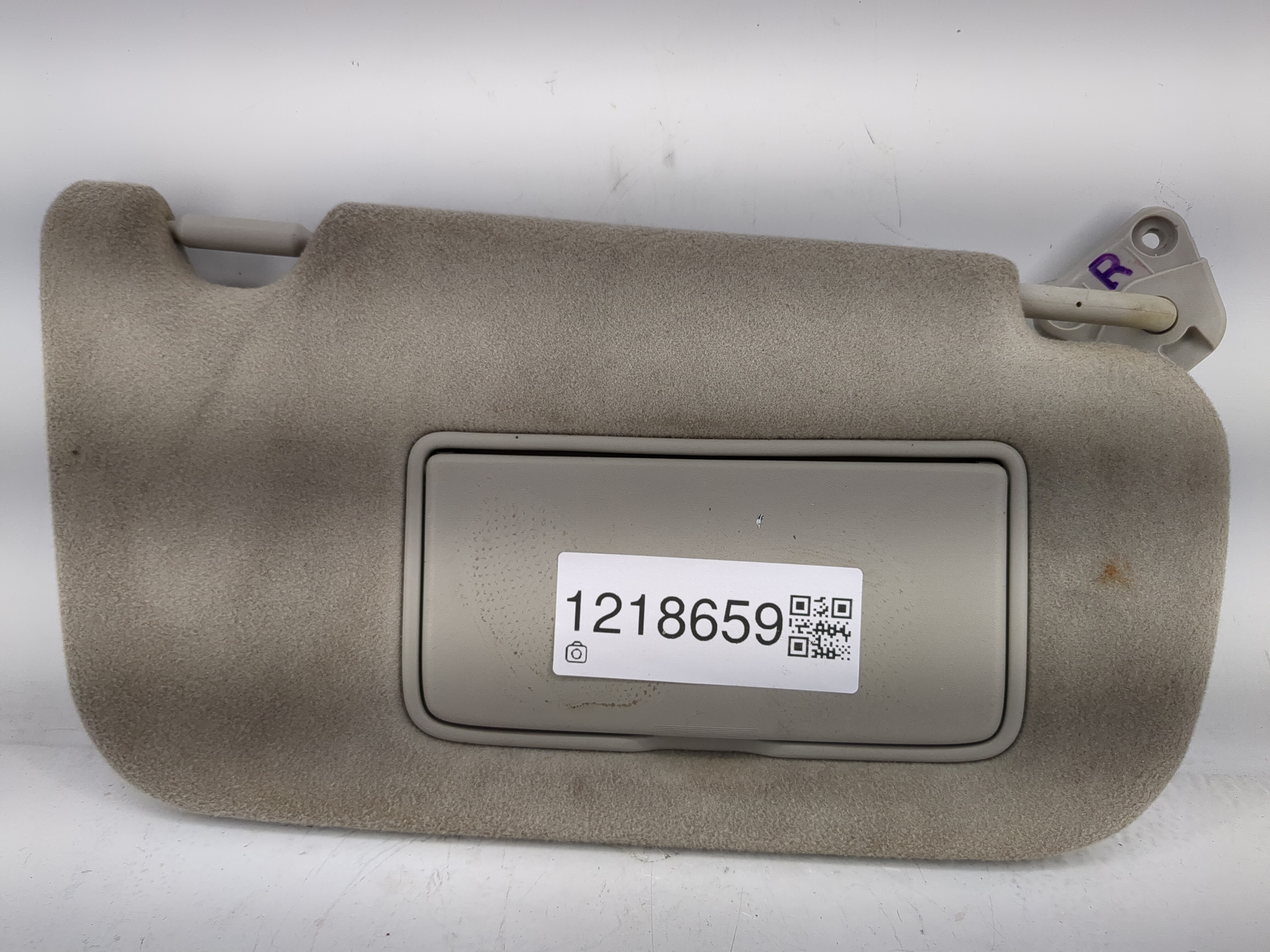 2013-2019 Nissan Sentra Passenger Sun Visor Mirror Right Sunvisor 1218659 - Oemusedautoparts1.com