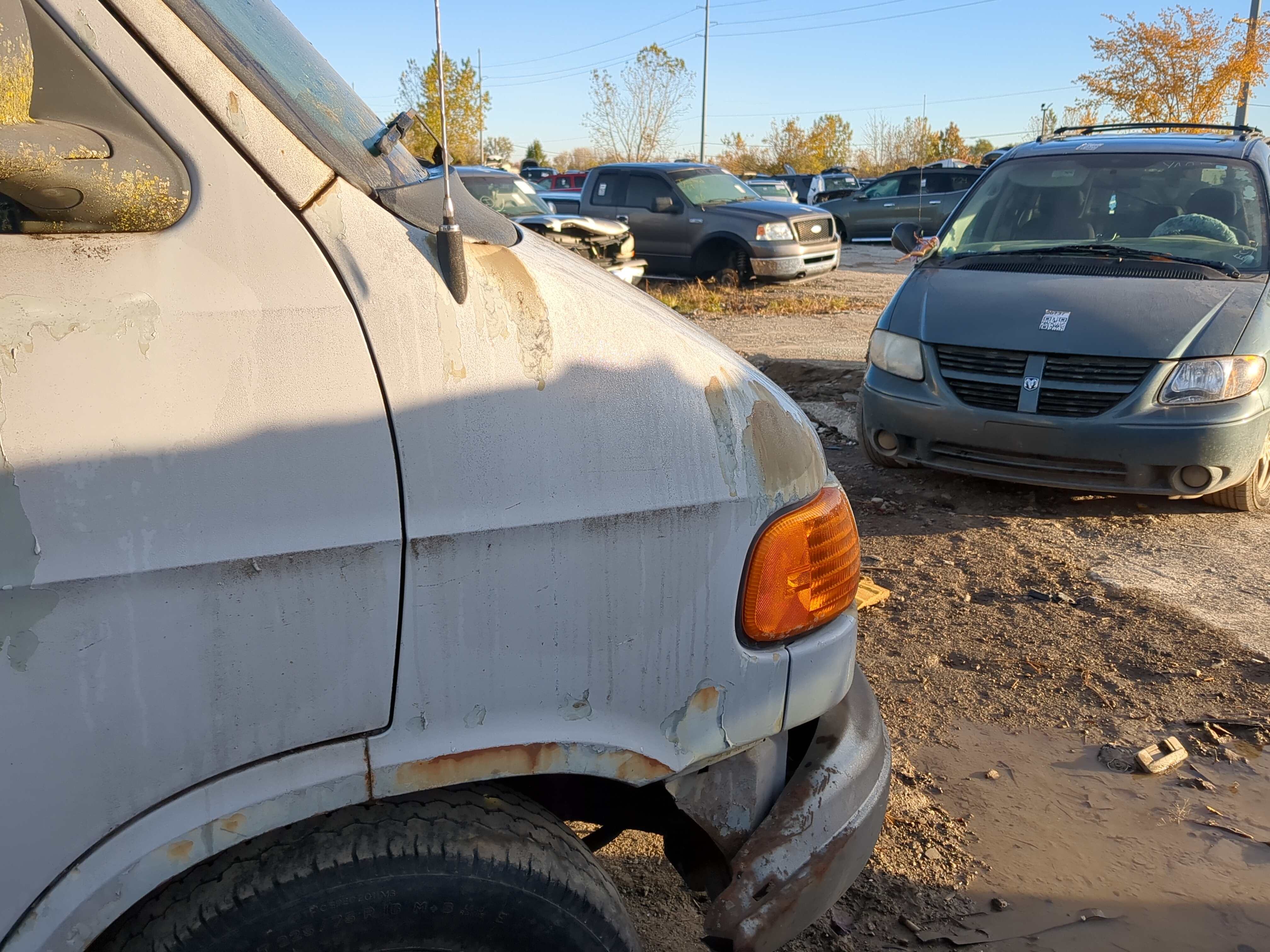 2003 Dodge Ram Van 2500 Passenger Fender 1218678 - Oemusedautoparts1.com