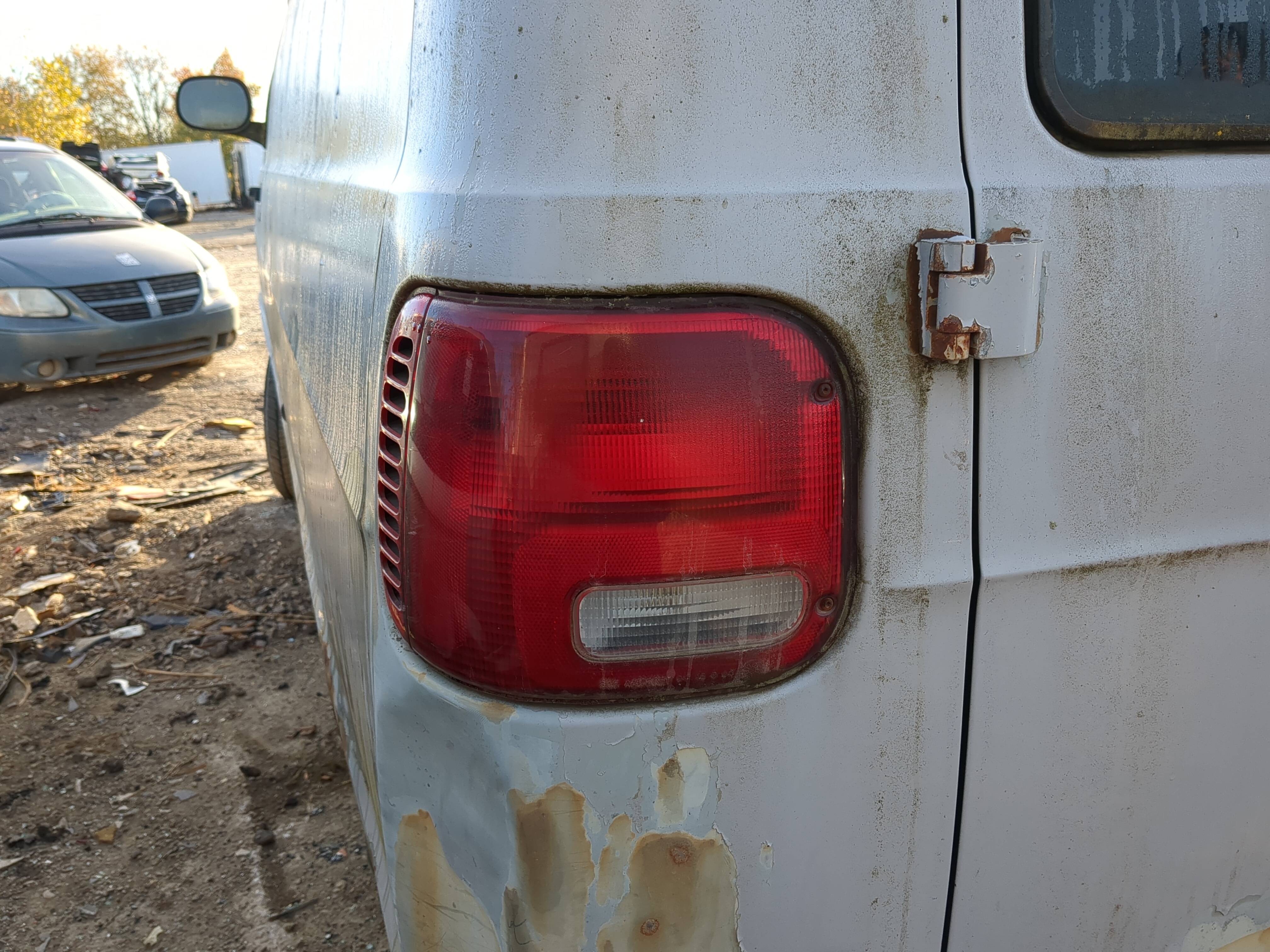 Picture of 2003 Dodge Ram Van 2500 Driver Left Side Tail Light Taillight Oem 1218730