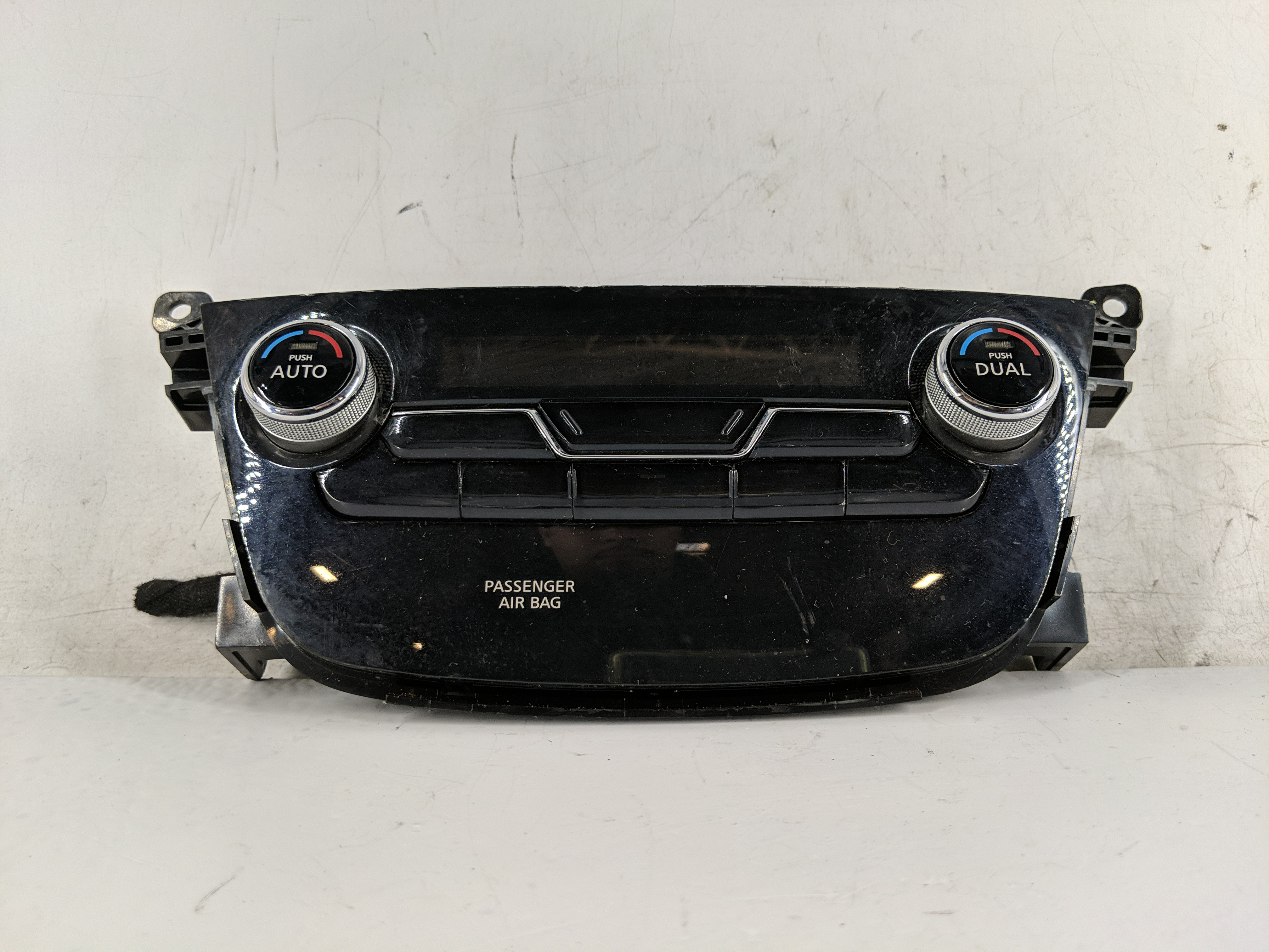 2017-2022 Nissan Murano Ac Heater Roof Climate Control 27500 9uc1c 1218768 - Oemusedautoparts1.com