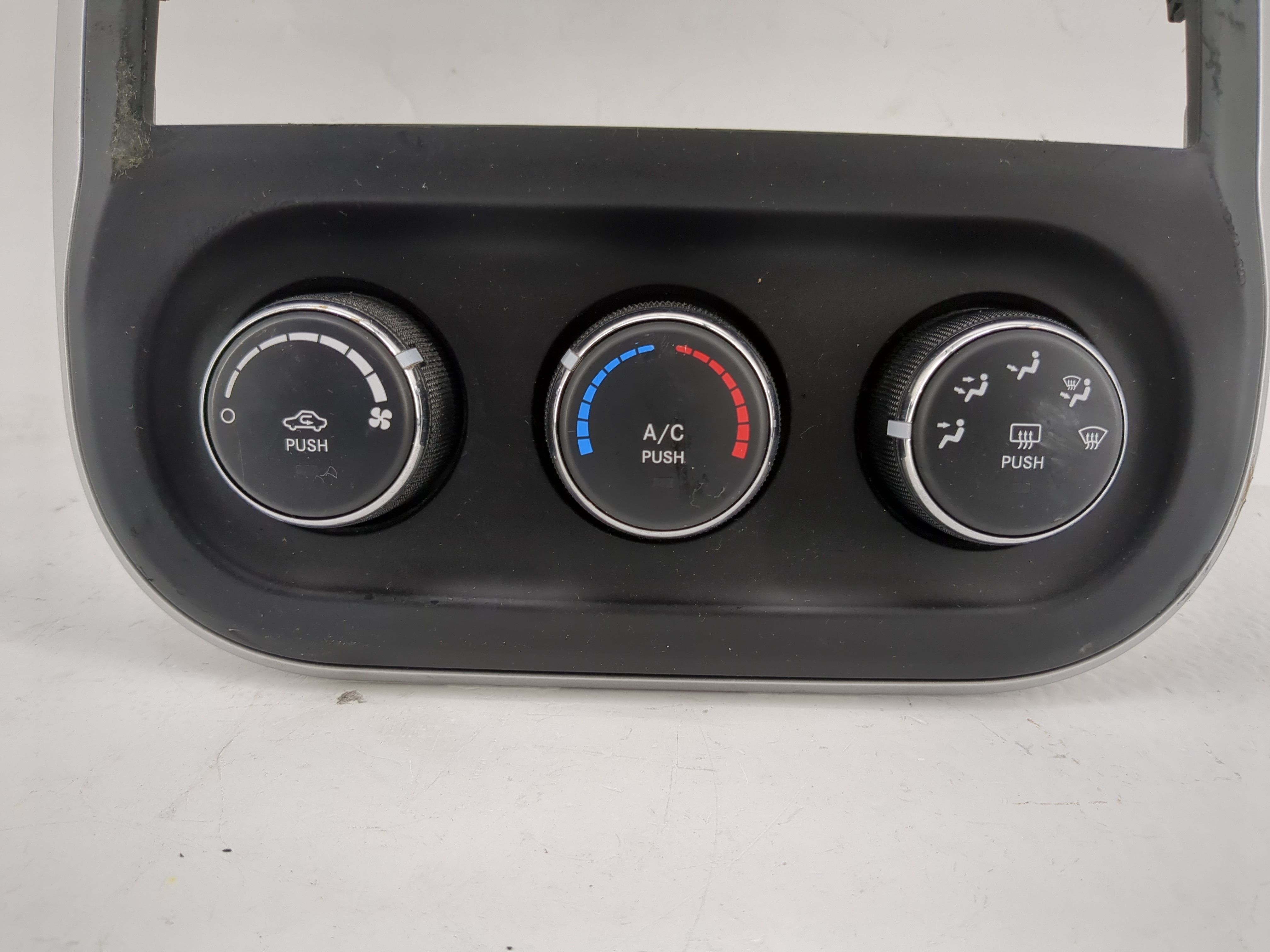 Jeep Compass Ac Heater Climate Control Temperature Oem 1218772 - Oemusedautoparts1.com