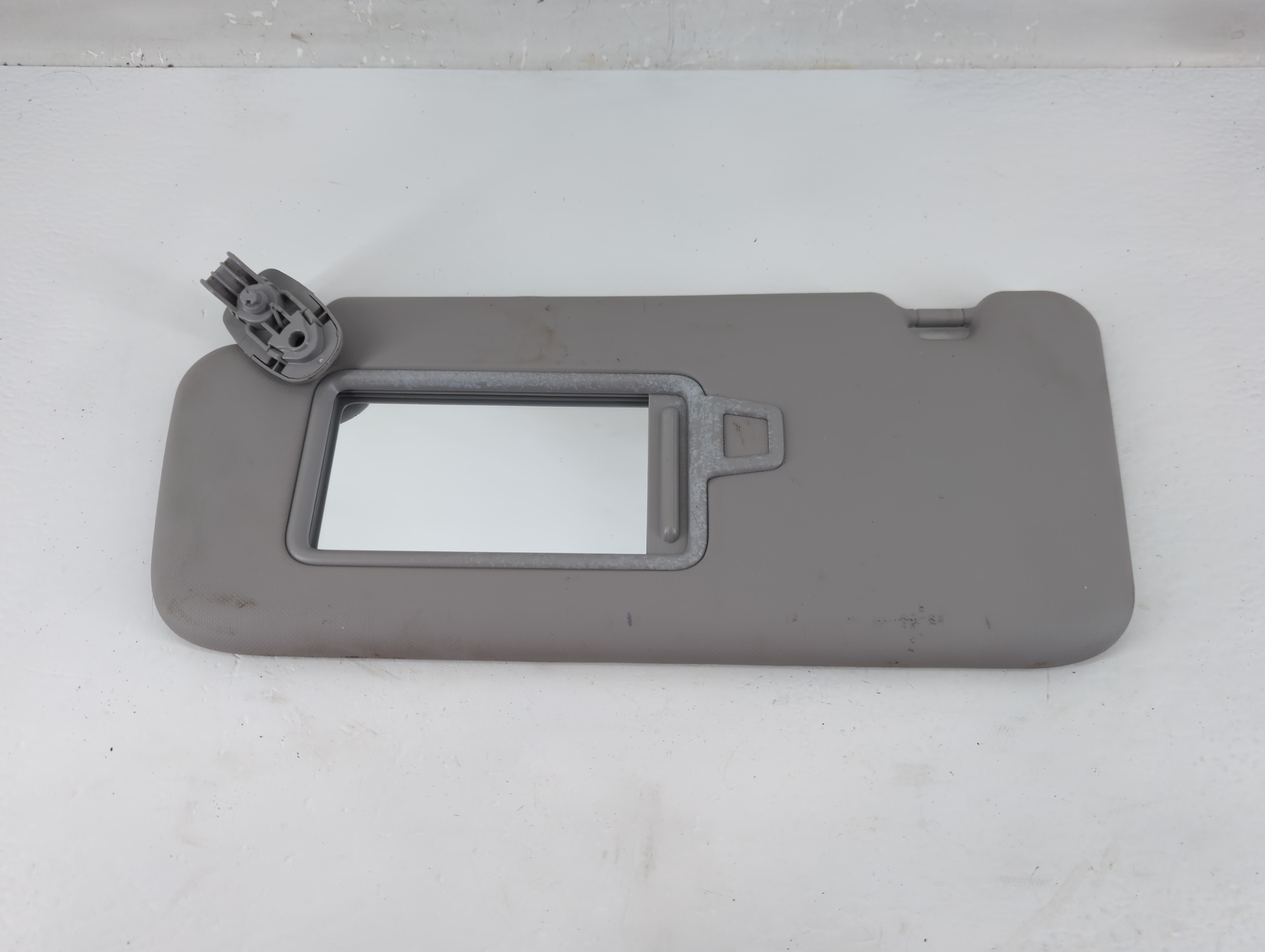 2022-2022 Hyundai Kona Driver Sun Visor Mirror Left Sunvisor Gray 1218829 - Oemusedautoparts1.com