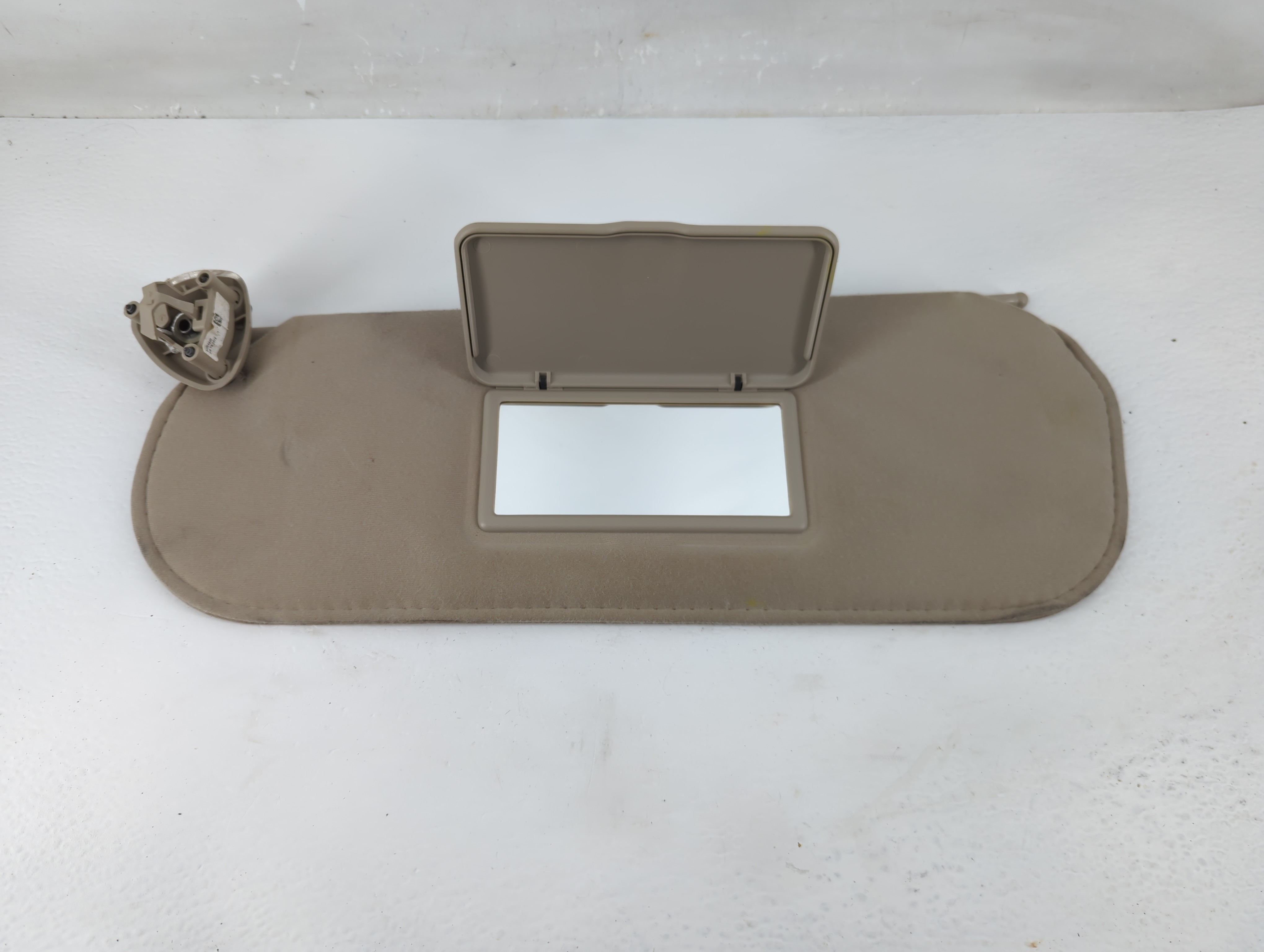 2003-2021 Chevrolet Express 3500 Driver Sun Visor Mirror Left Sunvisor 1218832 - Oemusedautoparts1.com
