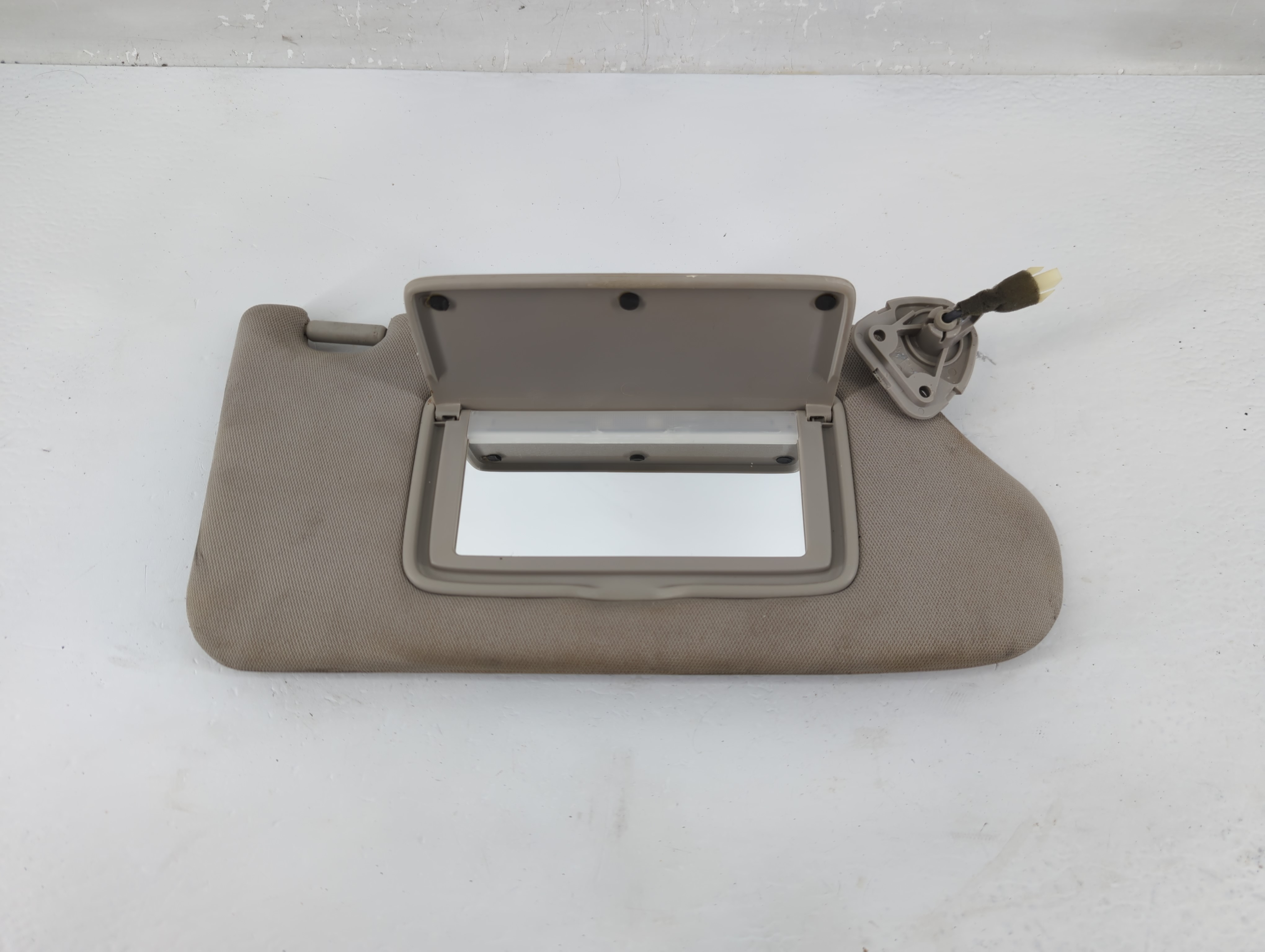 2013-2018 Nissan Altima Passenger Sun Visor Mirror Right Sunvisor 1218834 - Oemusedautoparts1.com
