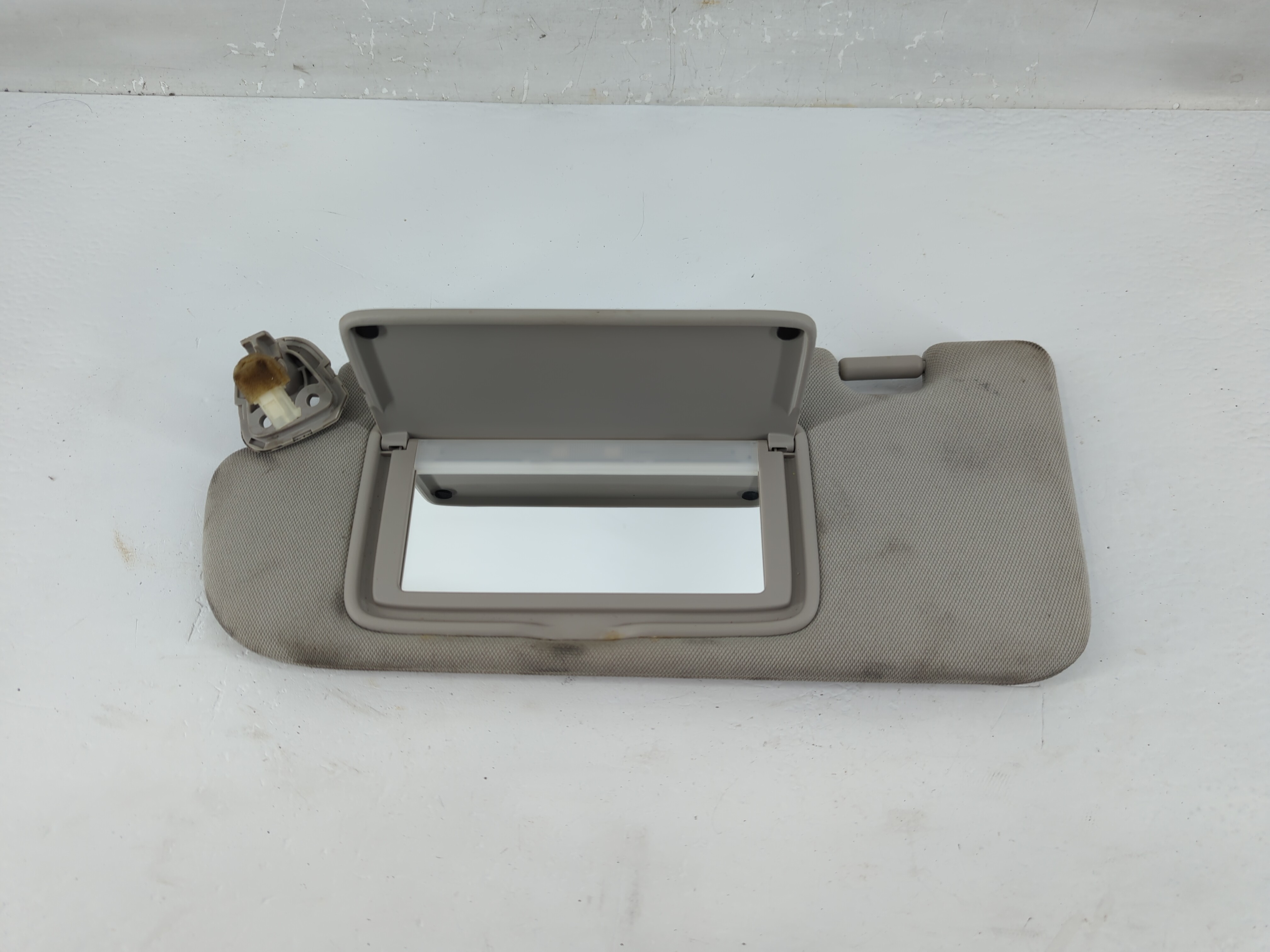 2014-2020 Infiniti Q50 Driver Sun Visor Mirror Left Sunvisor Grey 1218837 - Oemusedautoparts1.com