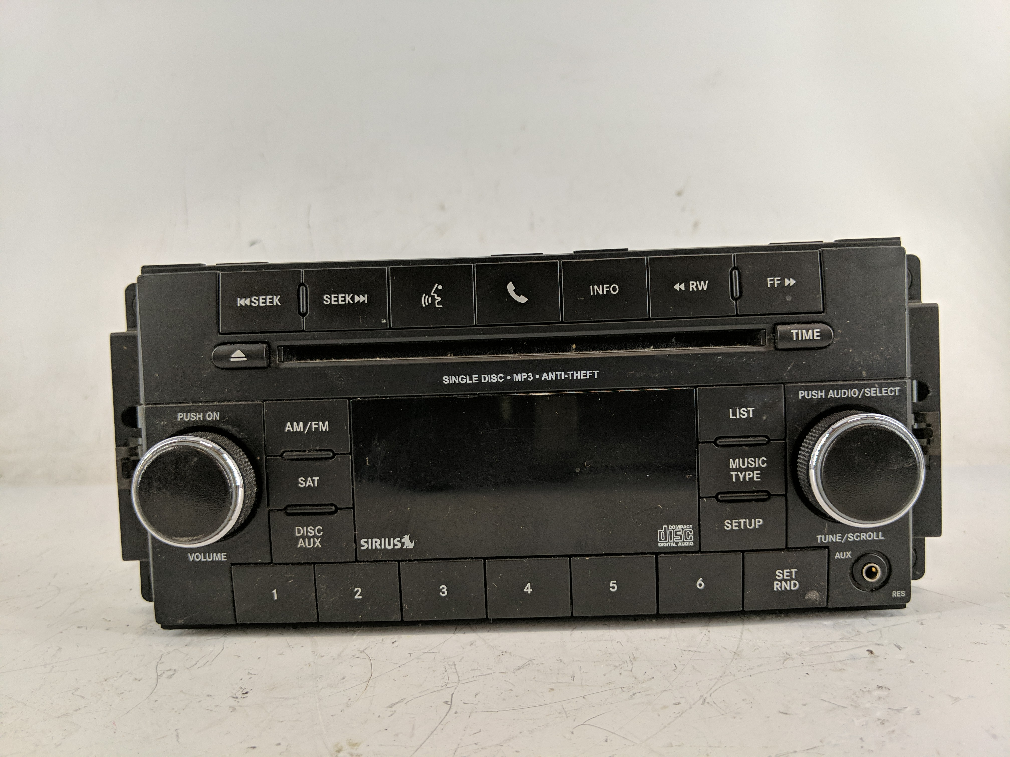 Jeep Compass Am Fm Cd Player Radio Receiver 1218900 - Oemusedautoparts1.com