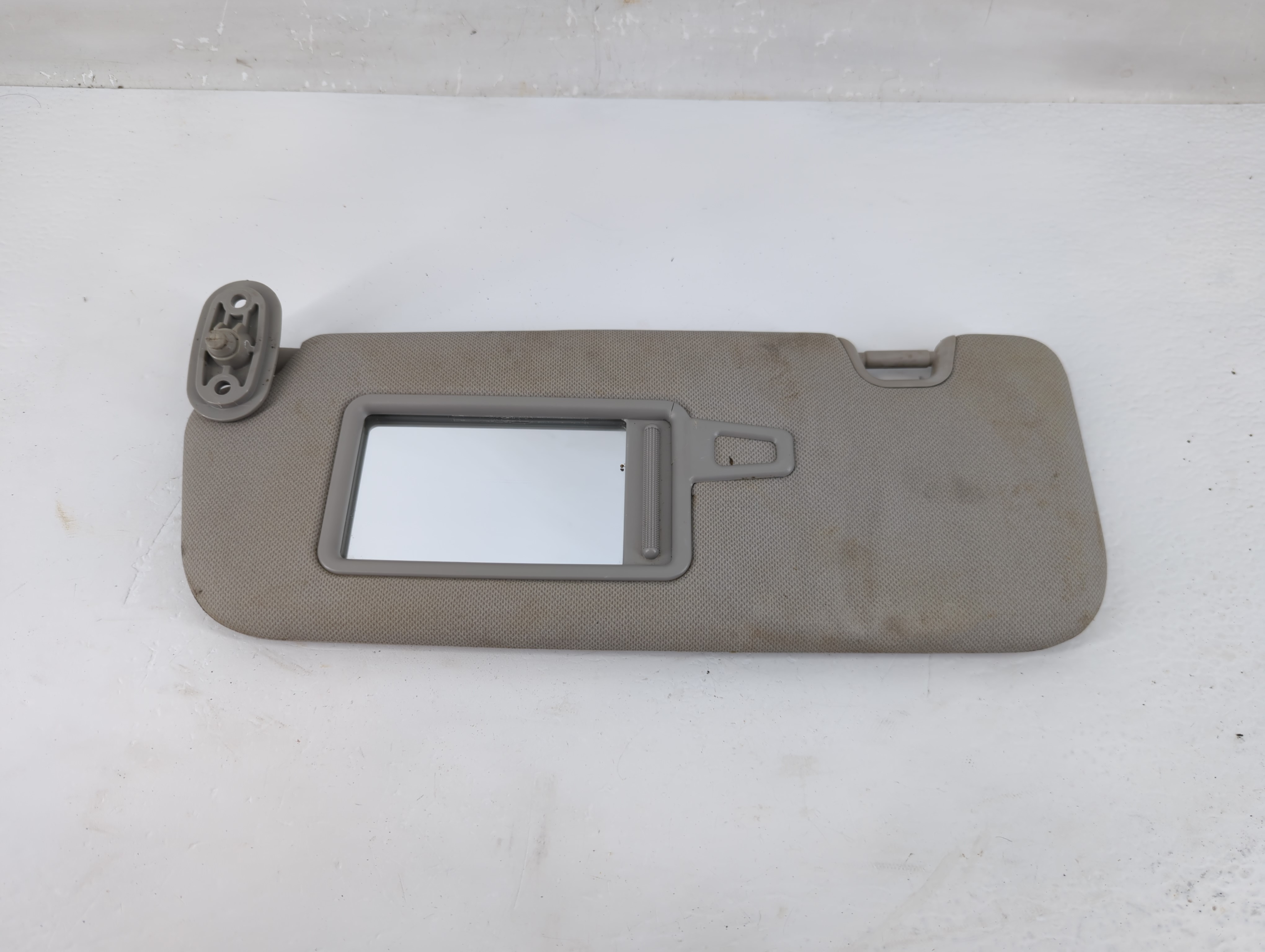 2014-2016 Kia Forte Driver Sun Visor Mirror Left Sunvisor Gray 1218968 - Oemusedautoparts1.com