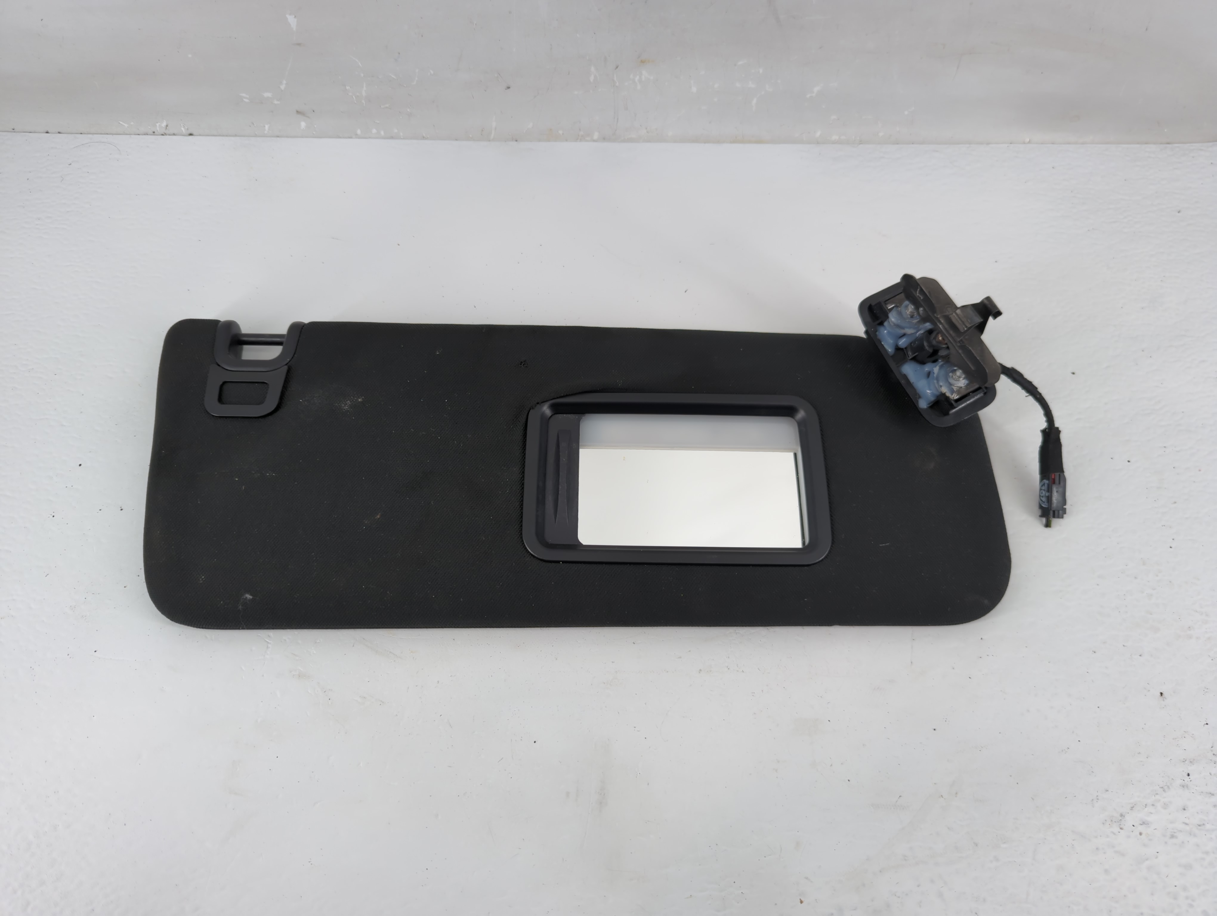 2014 Land Rover Range Rover Sport Passenger Sun Visor Mirror Right Sunvisor 1218972 - Oemusedautoparts1.com