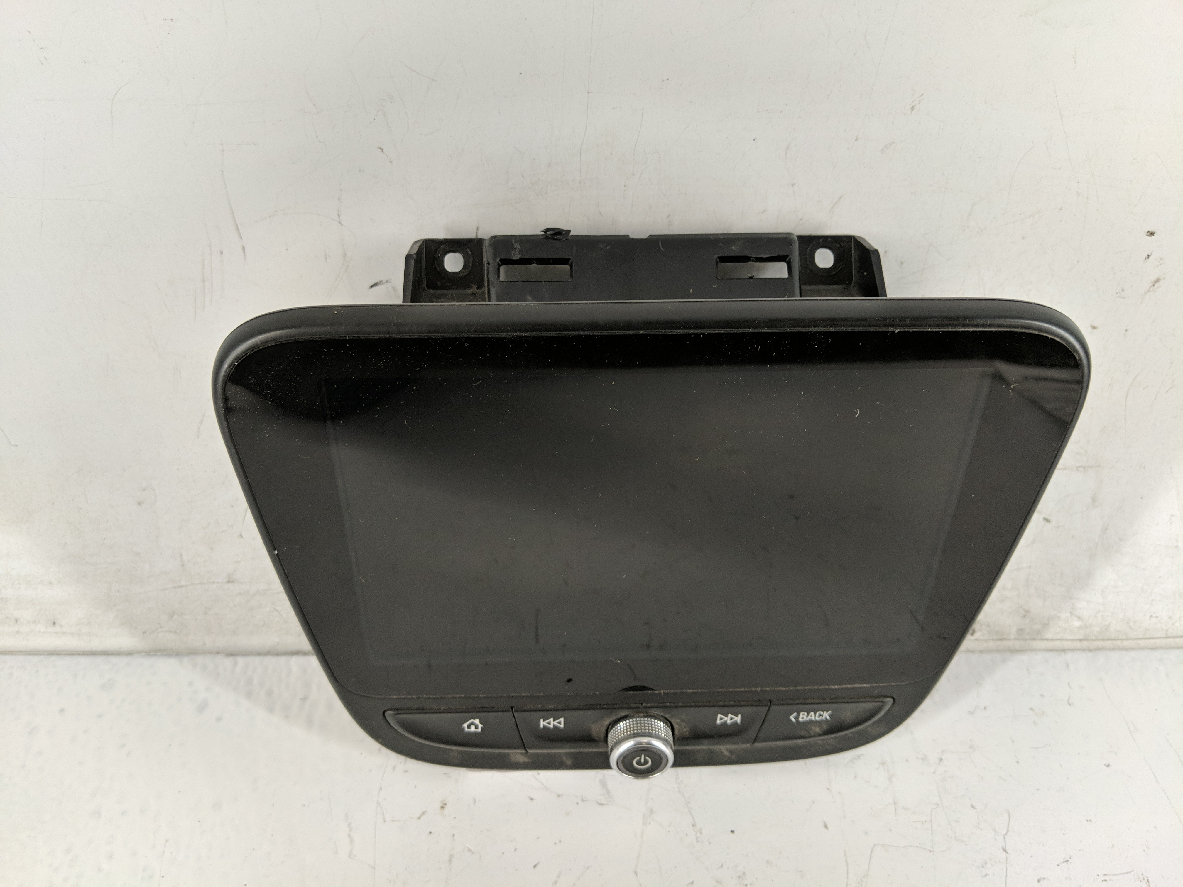 2020 Chevrolet Malibu Information Display Screen 1218998 - Oemusedautoparts1.com