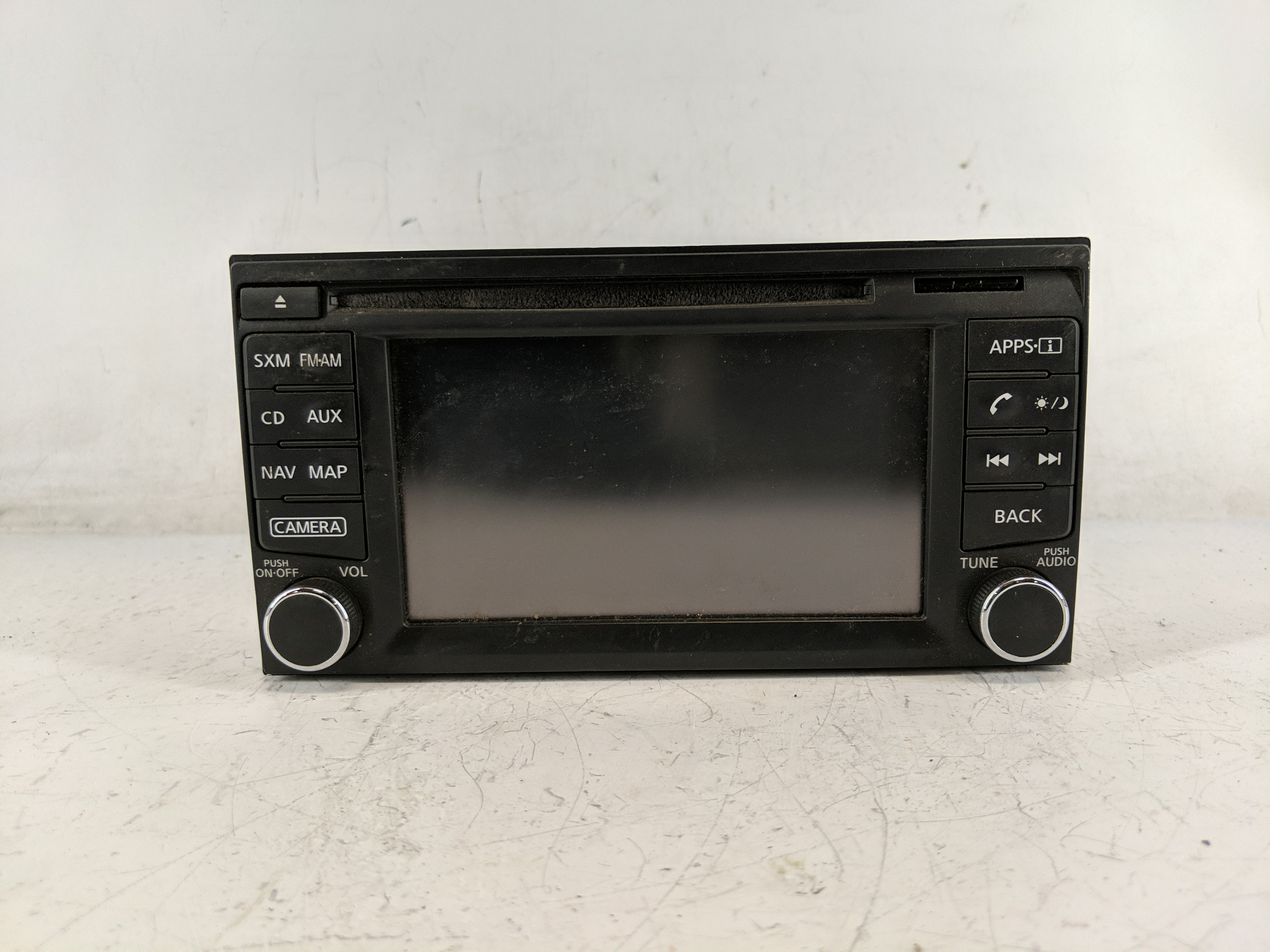 2015 Nissan Titan Am Fm Cd Player Radio Receiver 1219052 - Oemusedautoparts1.com