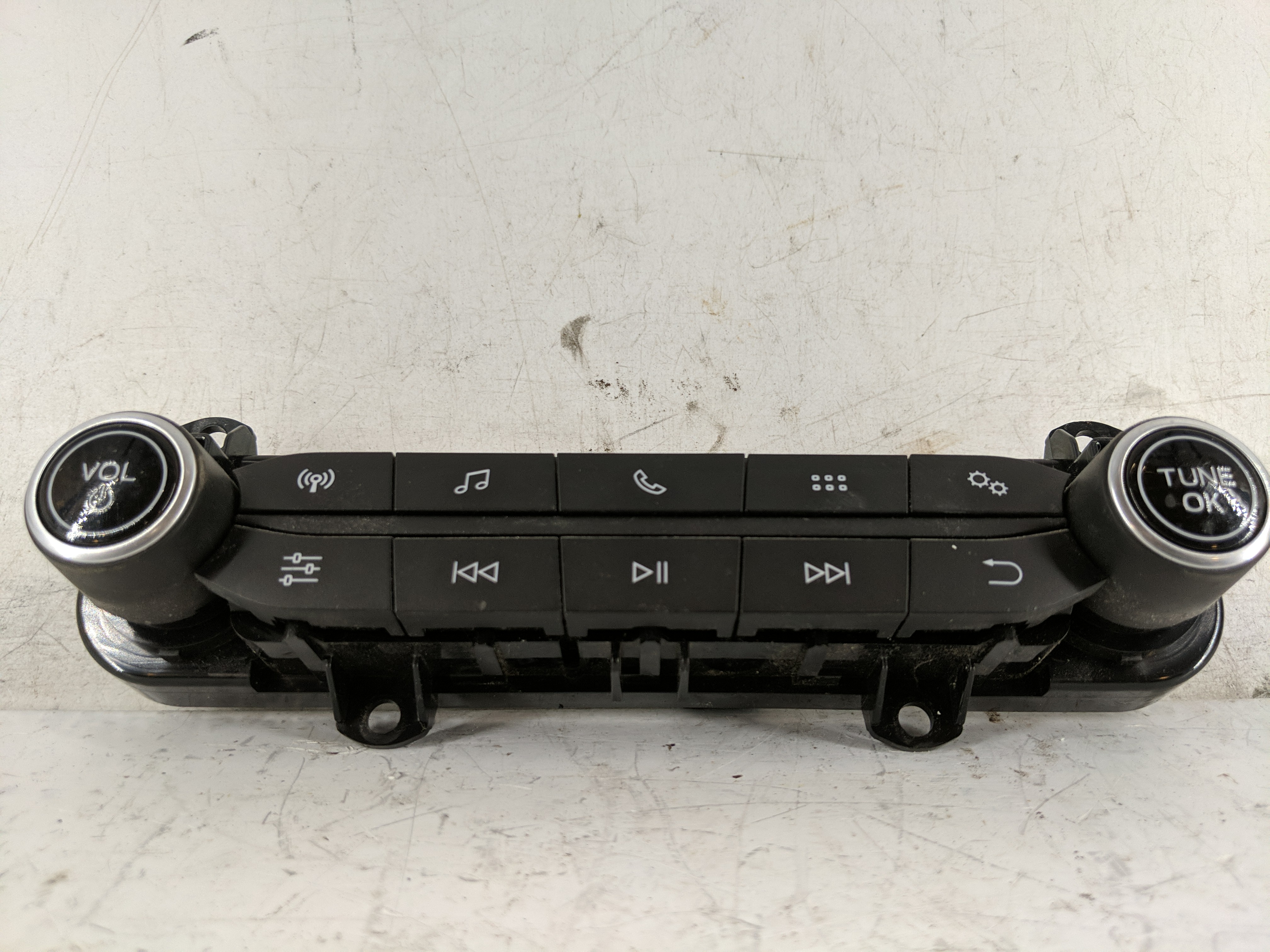 2018-2020 Ford Ecosport Radio Control Panel 1219062 - Oemusedautoparts1.com