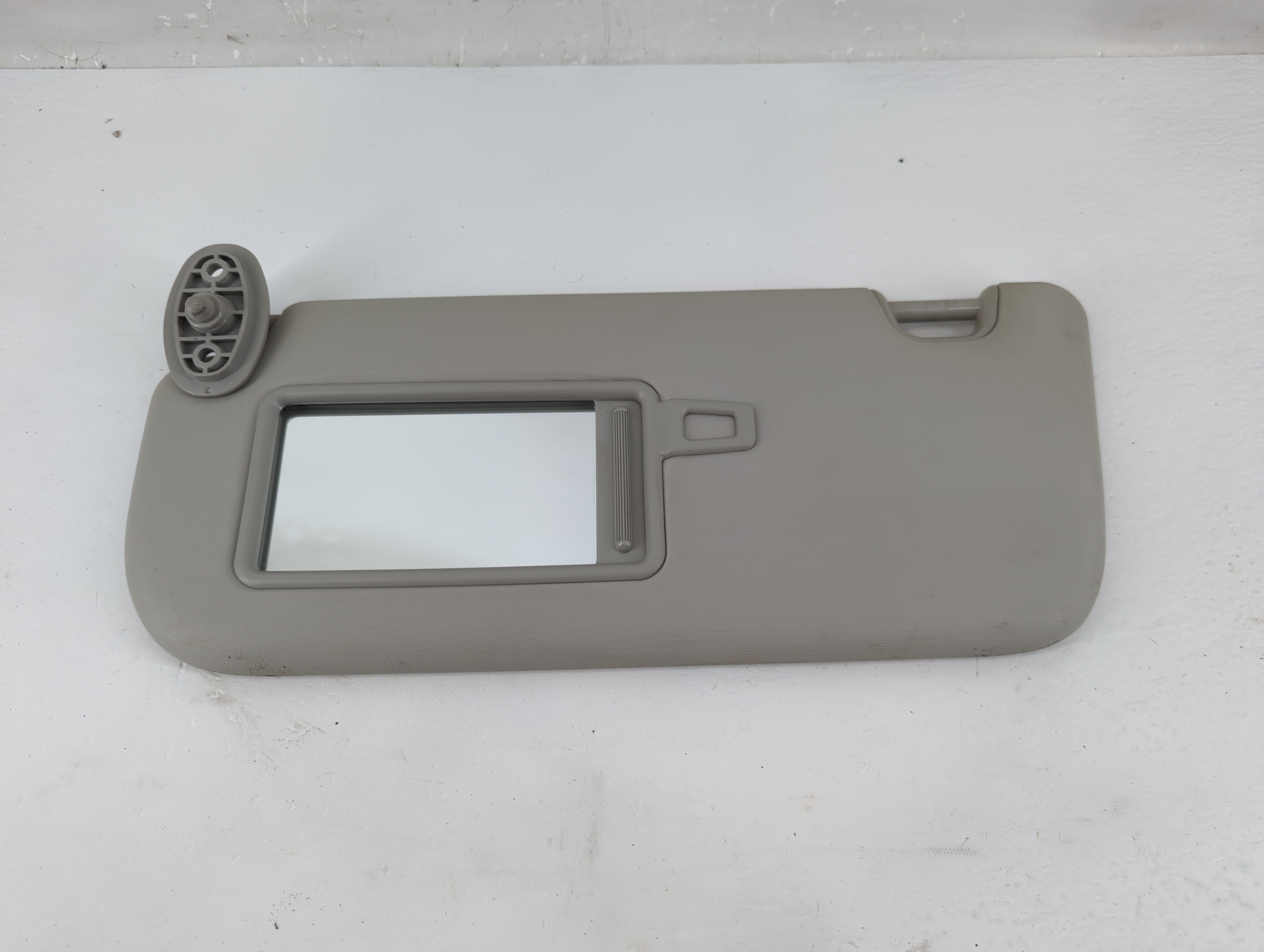 2014-2019 Kia Soul Driver Sun Visor Mirror Left Sunvisor Gray 1219070 - Oemusedautoparts1.com
