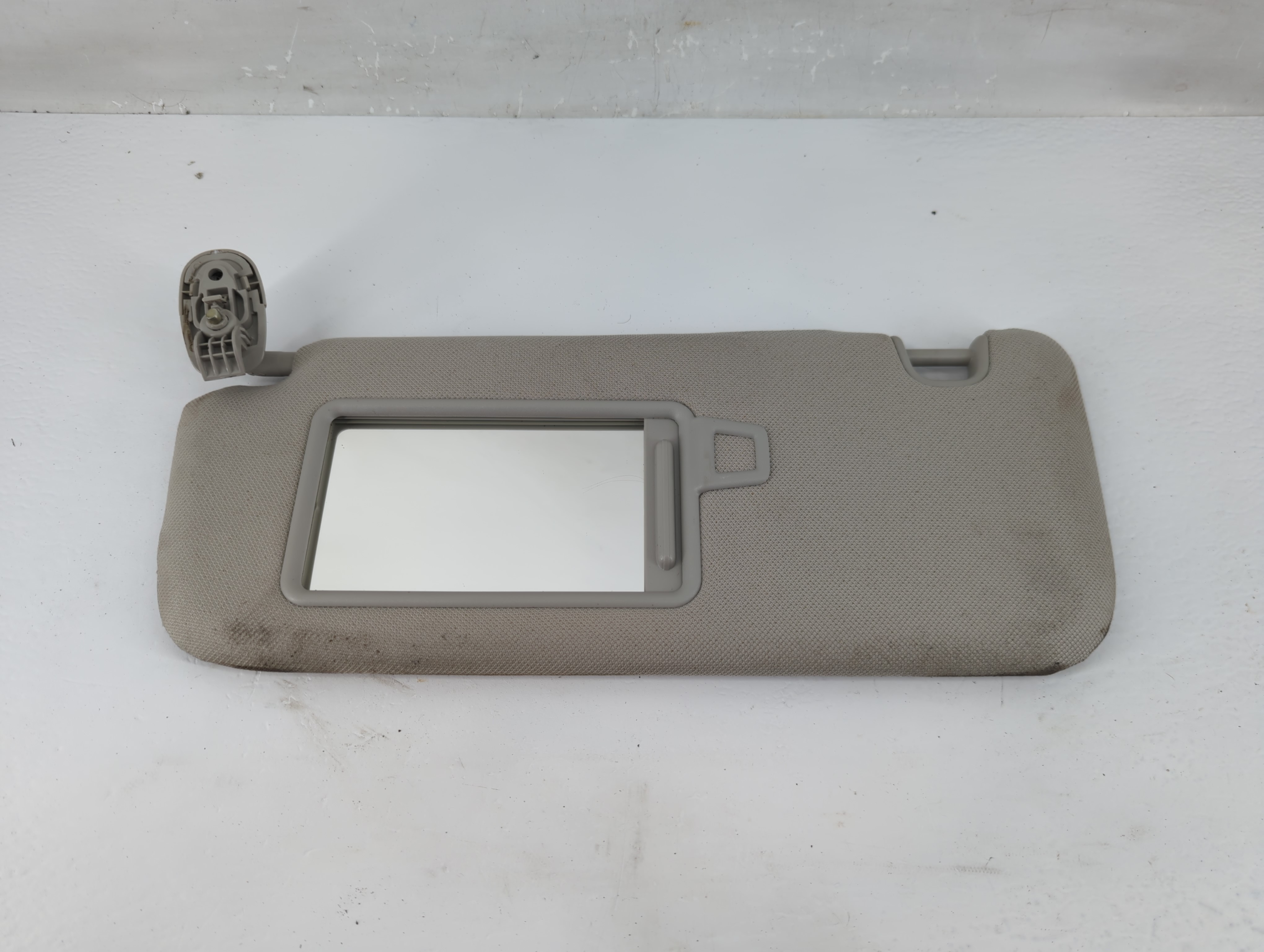 2021-2021 Kia Sorento Passenger Sun Visor Mirror Right Sunvisor Gray 1219071 - Oemusedautoparts1.com