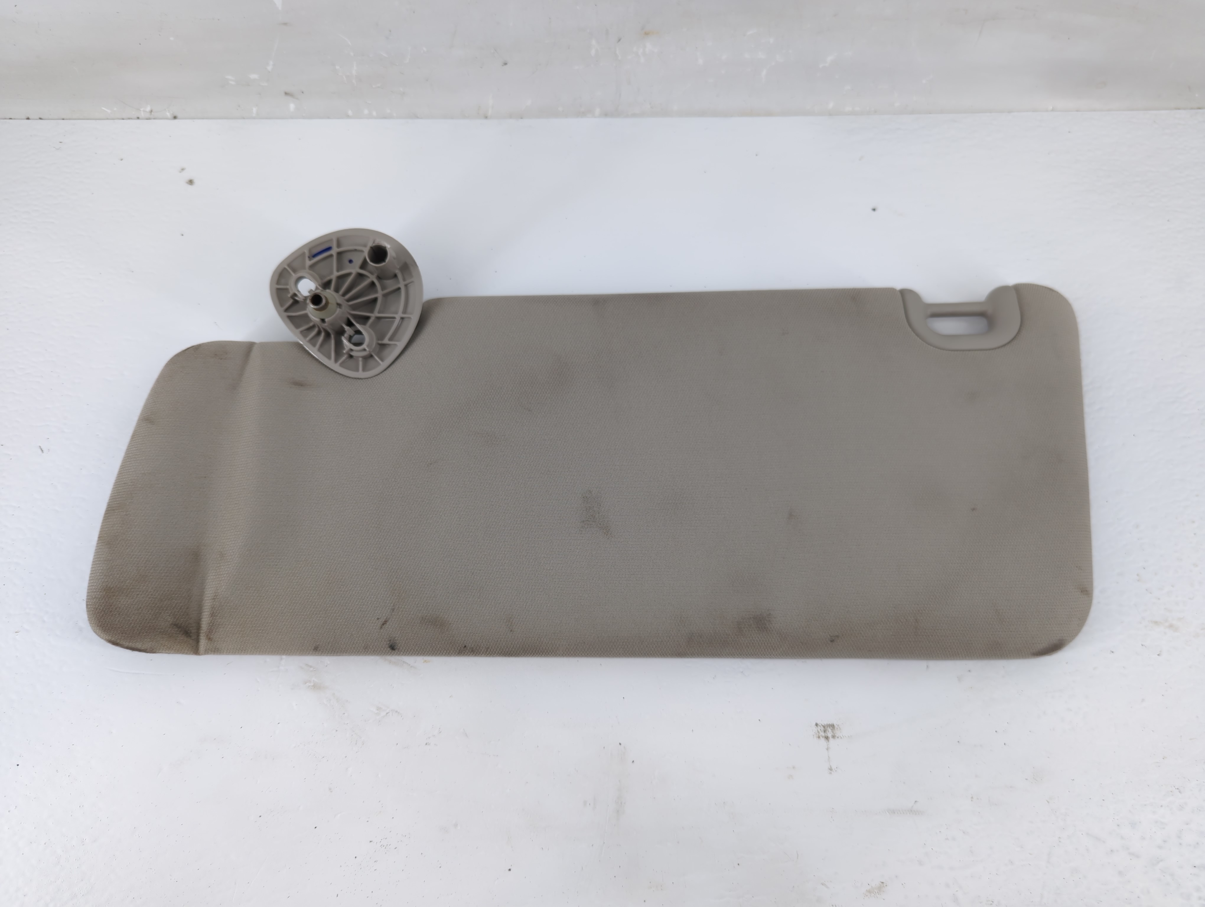 Dodge Ram 1500 Driver Sun Visor Mirror Left Sunvisor Gray 1219081 - Oemusedautoparts1.com