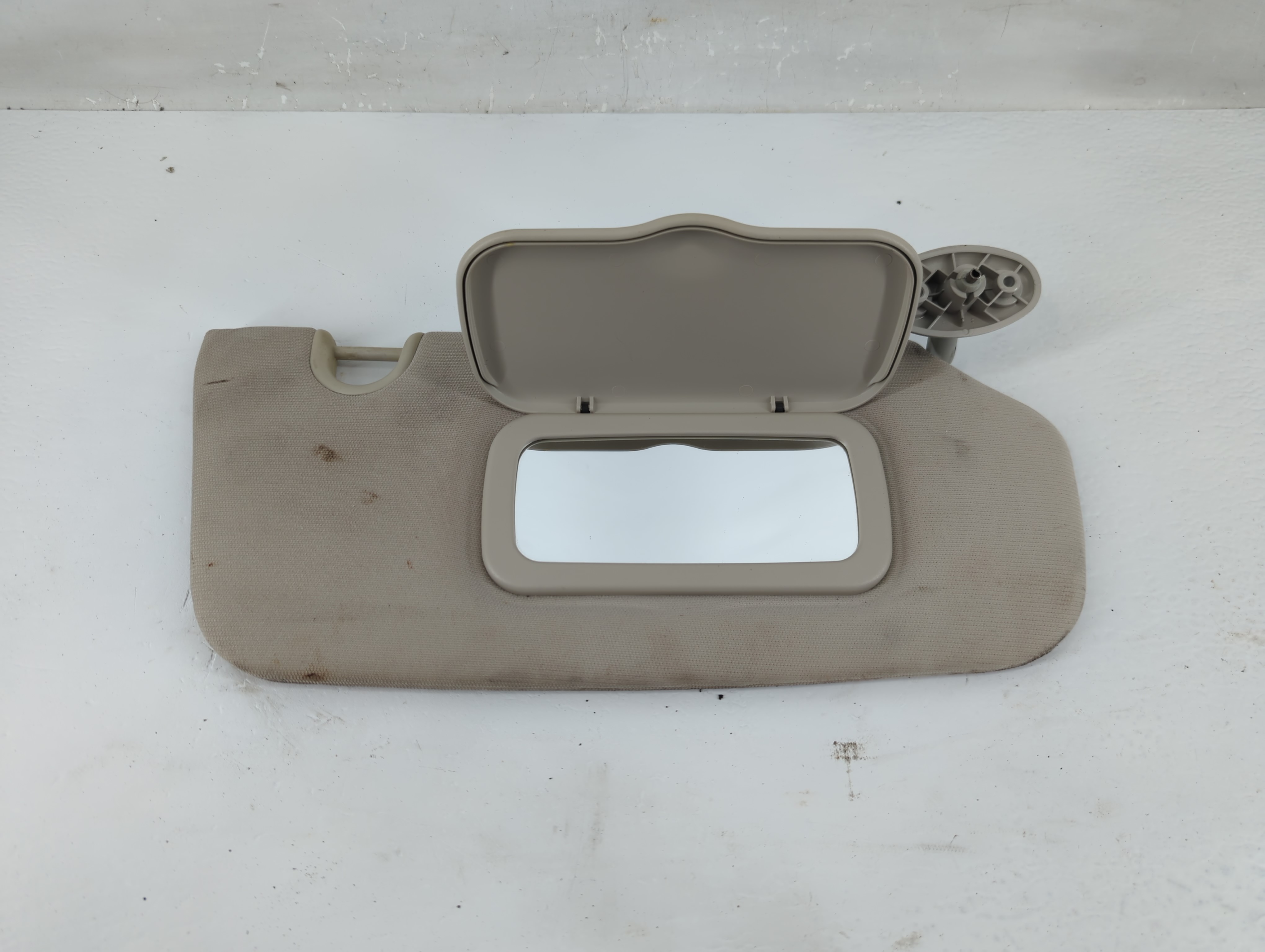 2010-2017 Jeep Compass Passenger Sun Visor Mirror Right Sunvisor Ivory 1219082 - Oemusedautoparts1.com