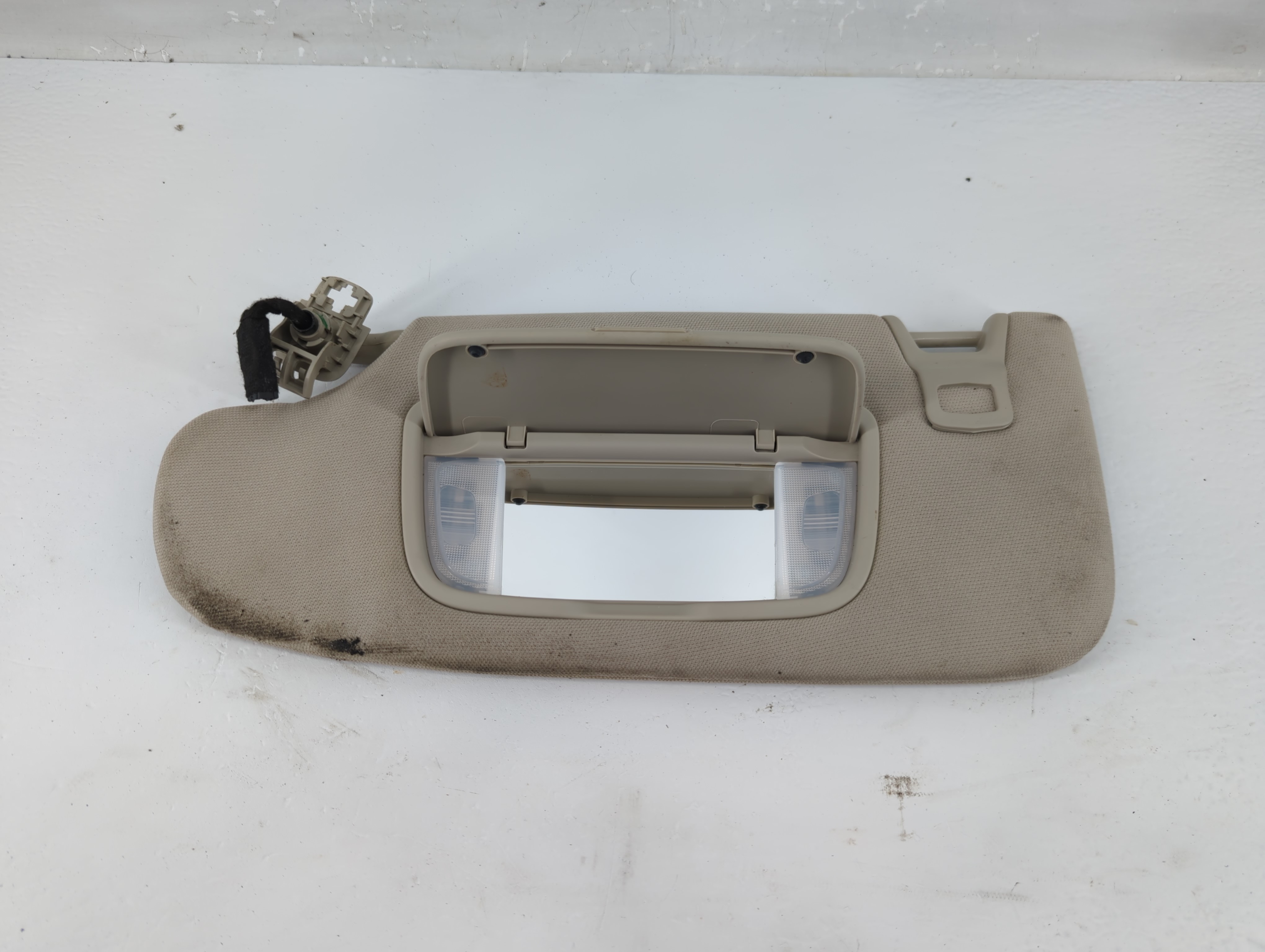 2017-2020 Ford Fusion Driver Sun Visor Mirror Left Sunvisor Ivory 1219084 - Oemusedautoparts1.com