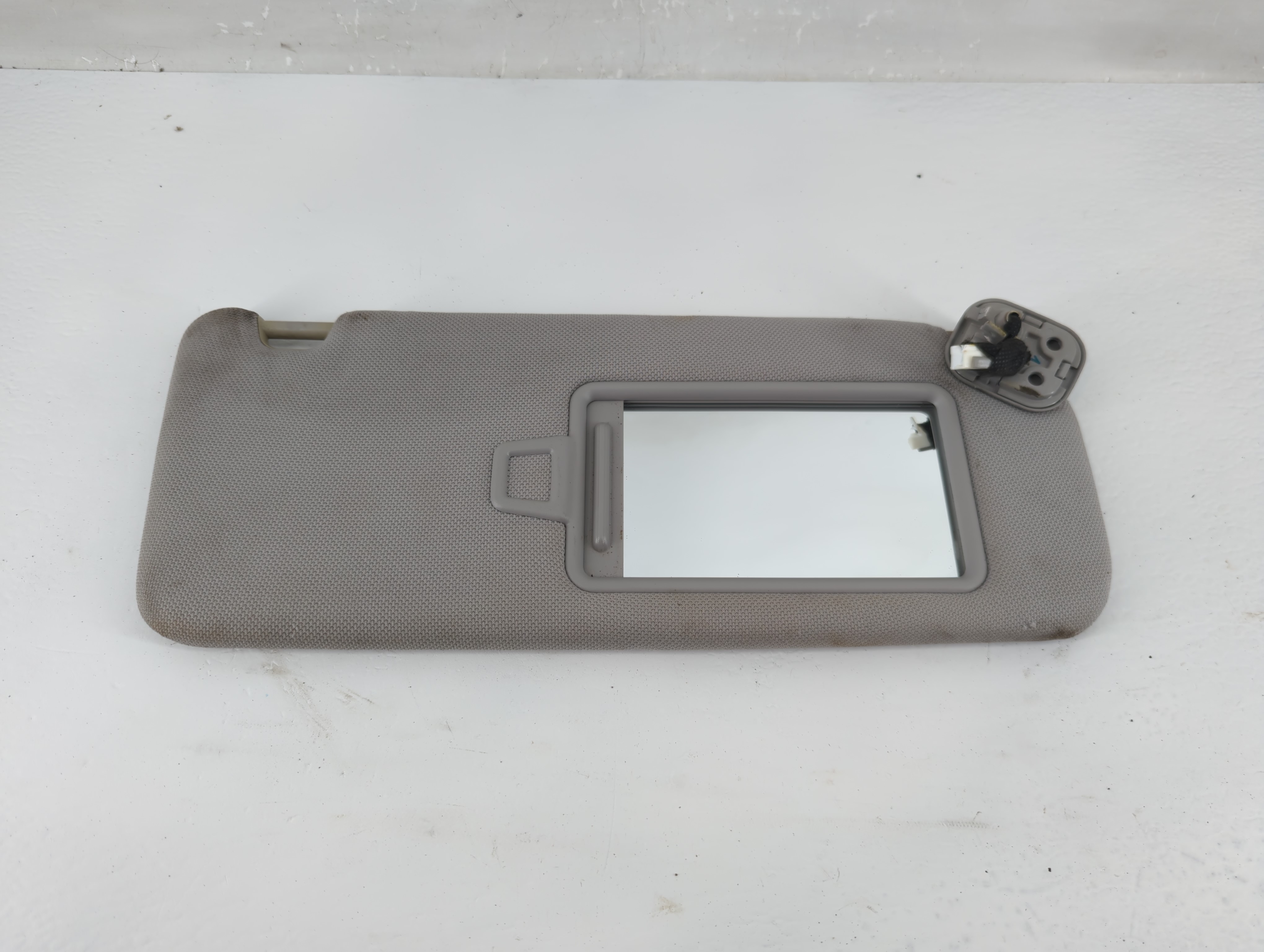 2015-2019 Hyundai Sonata Passenger Sun Visor Mirror Right Sunvisor Gray 1219089 - Oemusedautoparts1.com