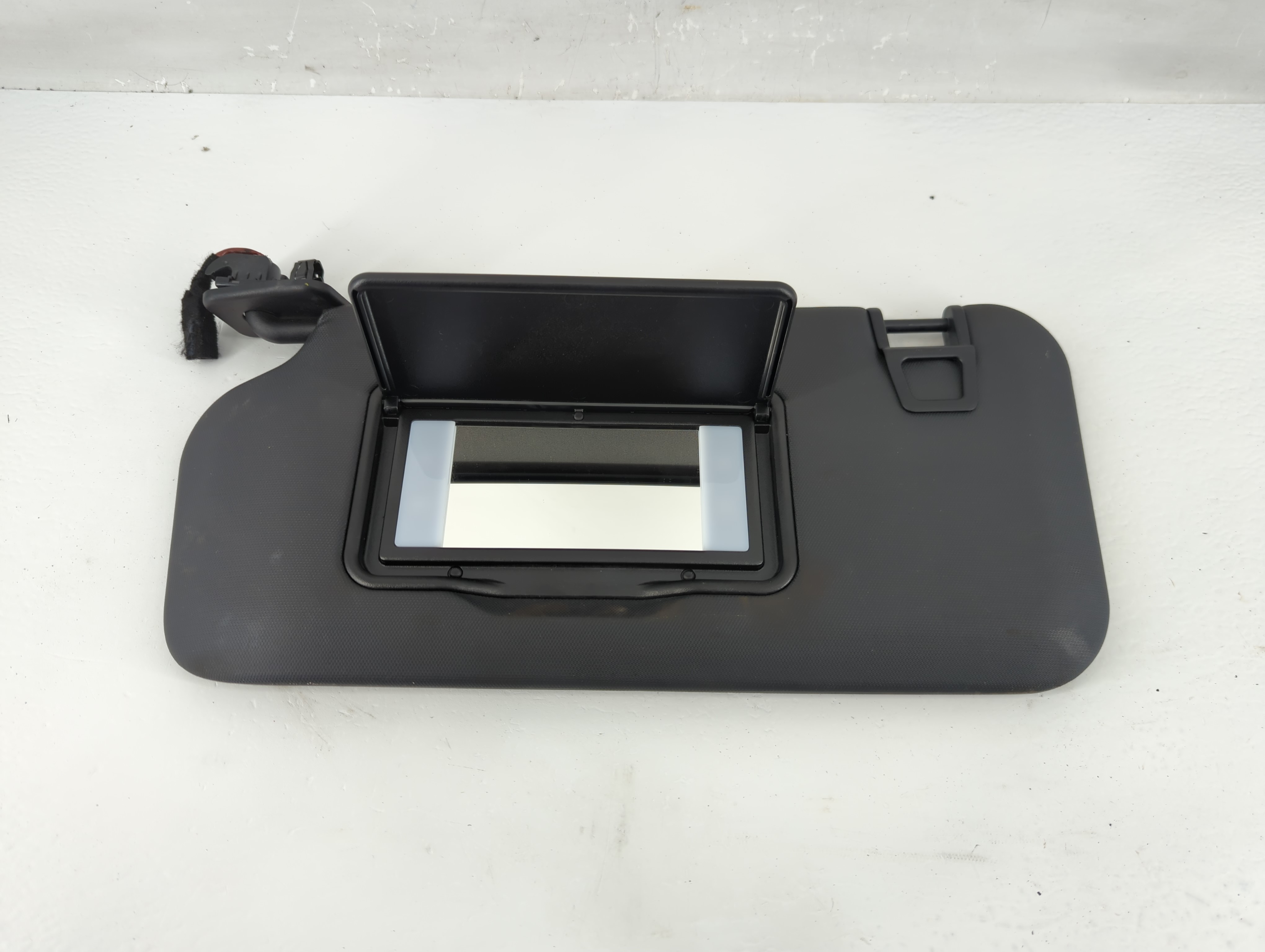 2021-2022 Ford Escape Driver Sun Visor Mirror Left Sunvisor Black 1219091 - Oemusedautoparts1.com